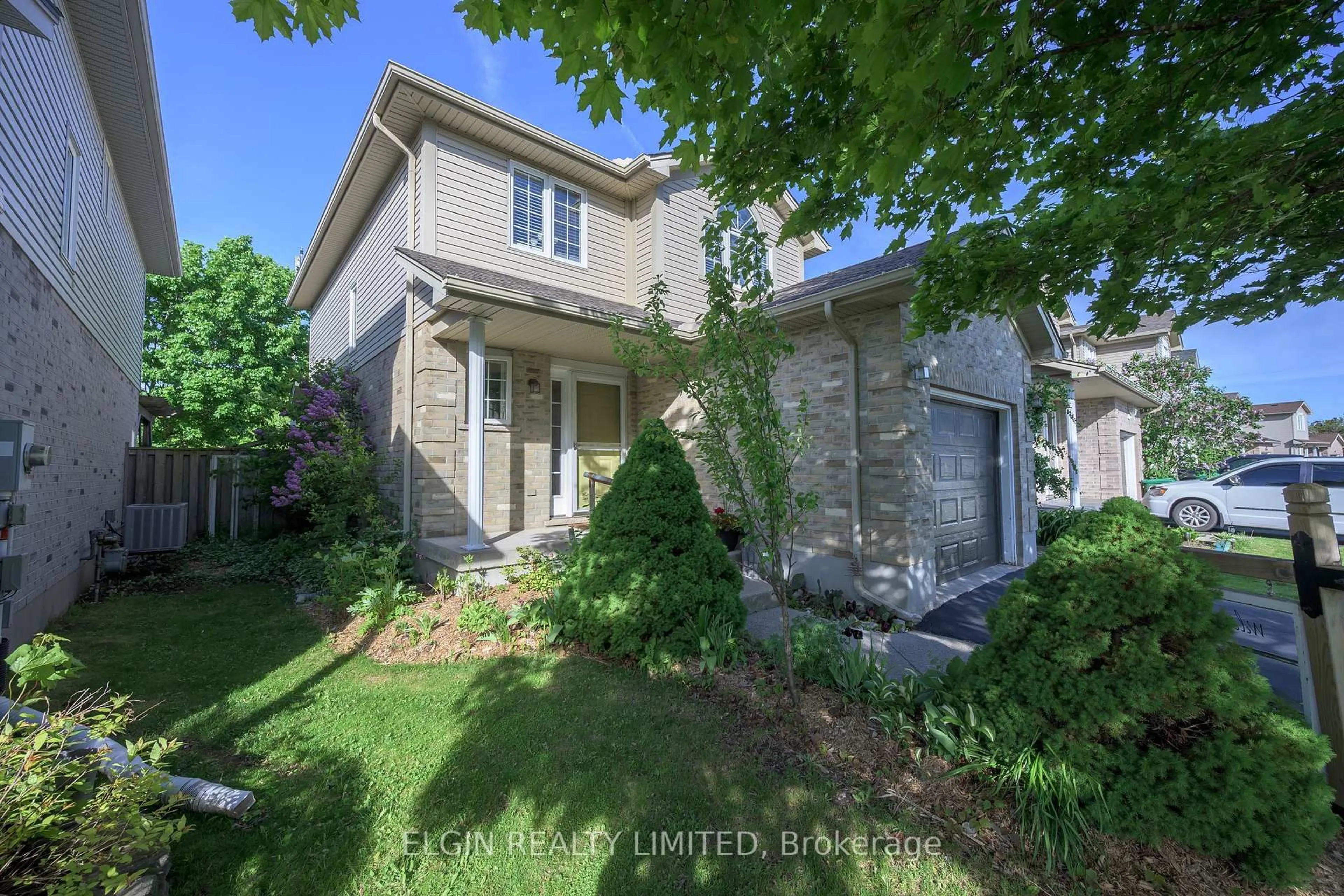 A pic from outside/outdoor area/front of a property/back of a property/a pic from drone, street for 9939 Florence St, Southwold Ontario N5P 4L3