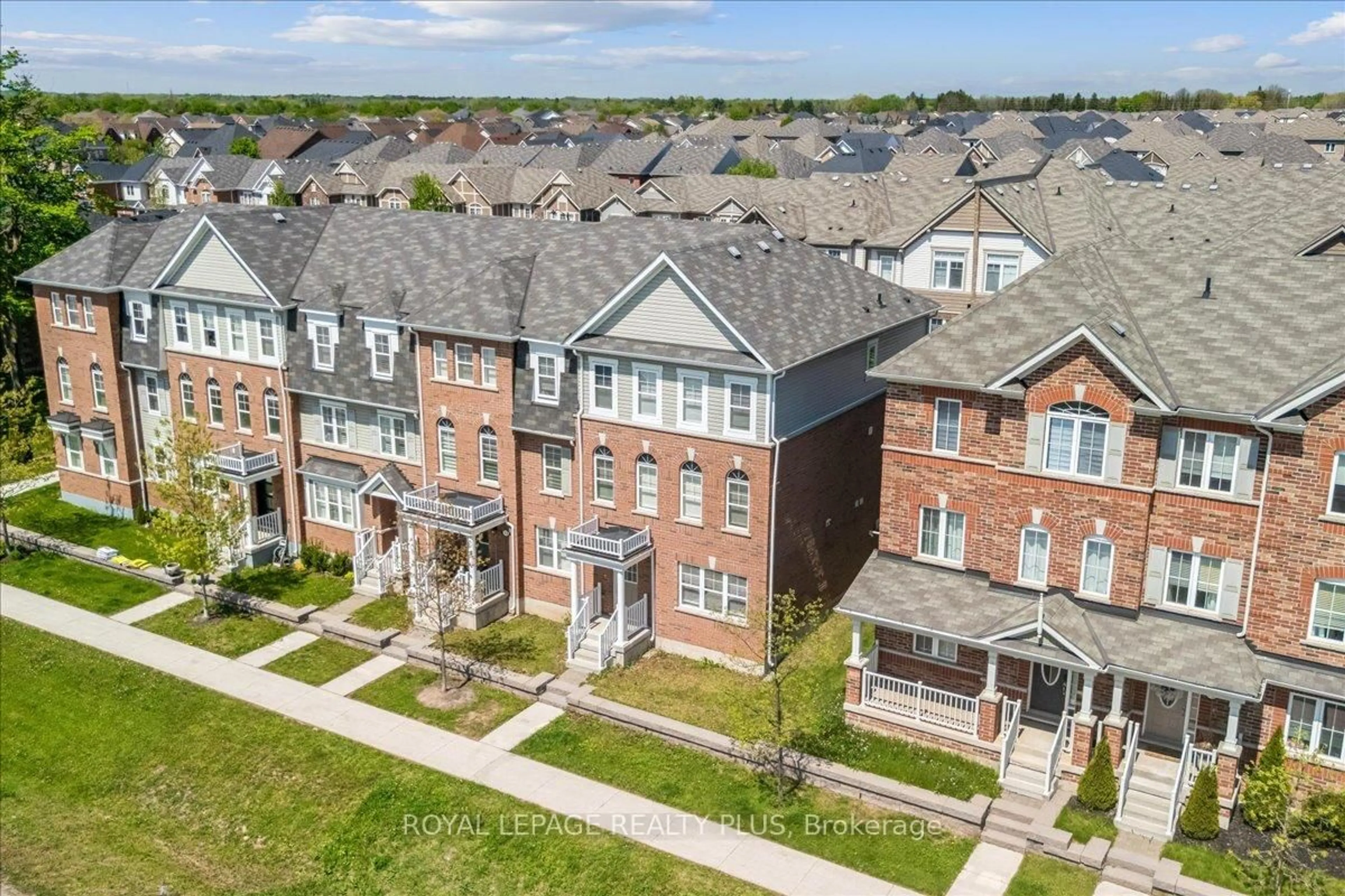 A pic from outside/outdoor area/front of a property/back of a property/a pic from drone, unknown for 22 Spring Creek Dr #74, Hamilton Ontario L8B 1V7