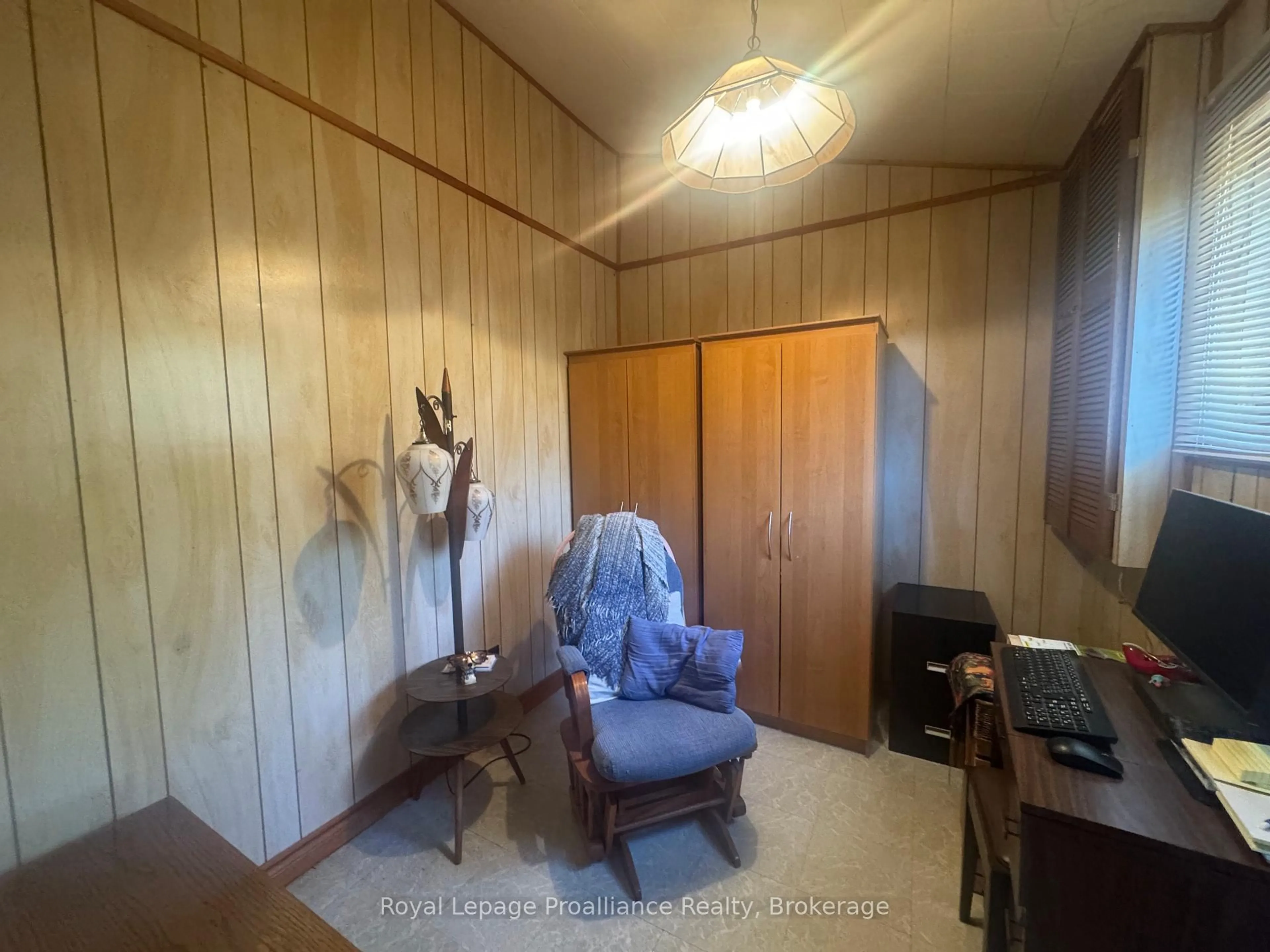 A pic of a room for 920 Beaver Creek Rd, Limoges Ontario K0K 2M0