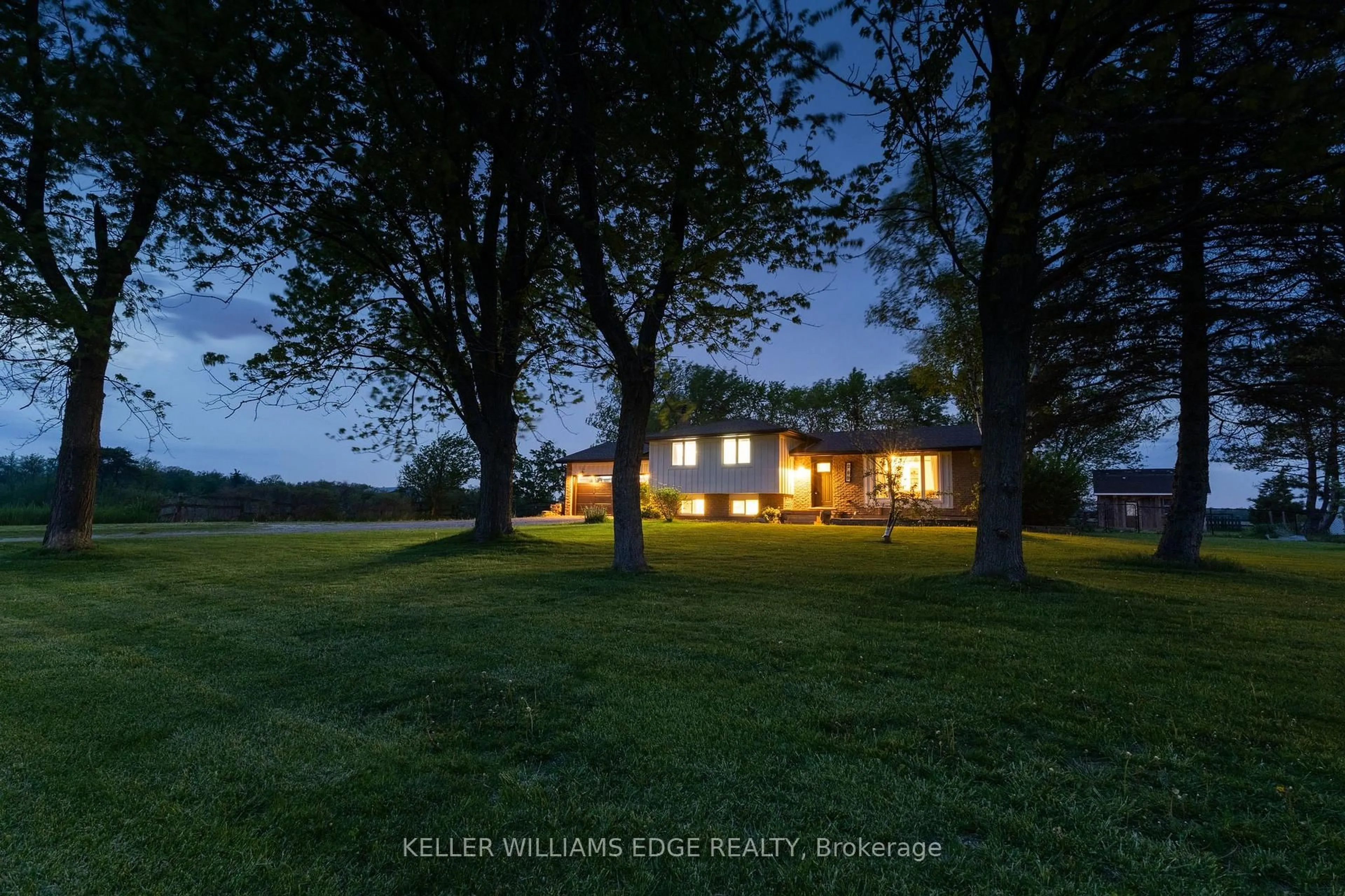 A pic from outside/outdoor area/front of a property/back of a property/a pic from drone, water/lake/river/ocean view for 260 Binbrook Rd, Hamilton Ontario L0R 1C0