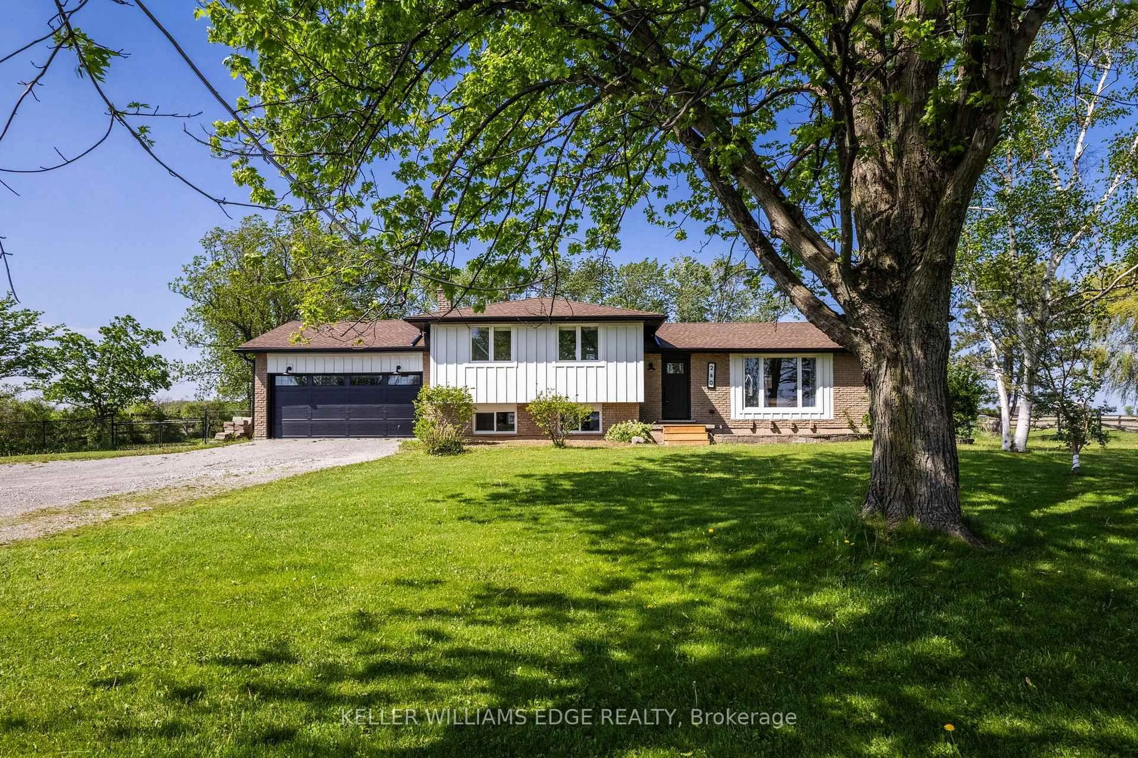 A pic from outside/outdoor area/front of a property/back of a property/a pic from drone, street for 260 Binbrook Rd, Hamilton Ontario L0R 1C0