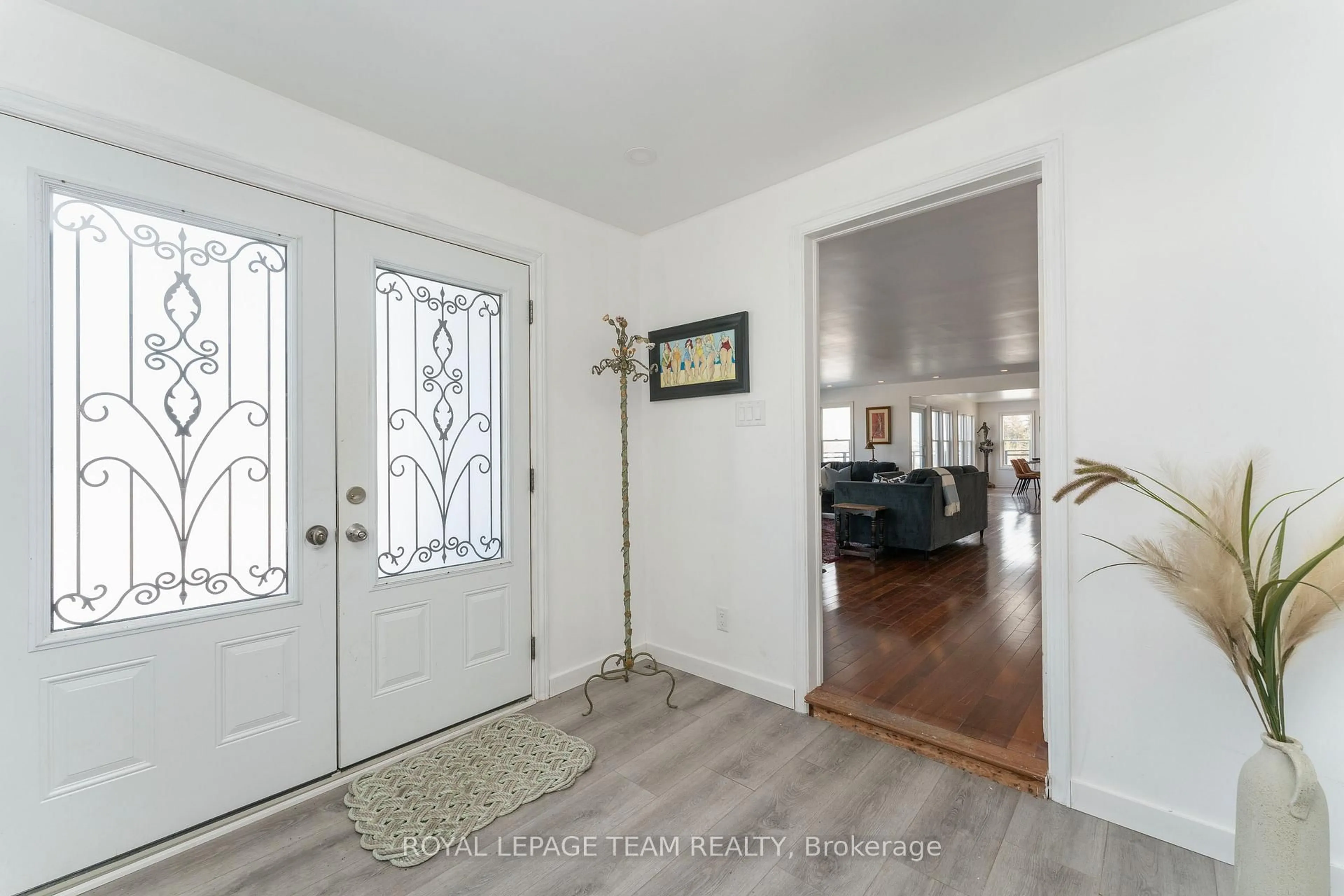 Indoor entryway for 220 VANCES SIDE Rd, Ottawa Ontario K0A 1T0