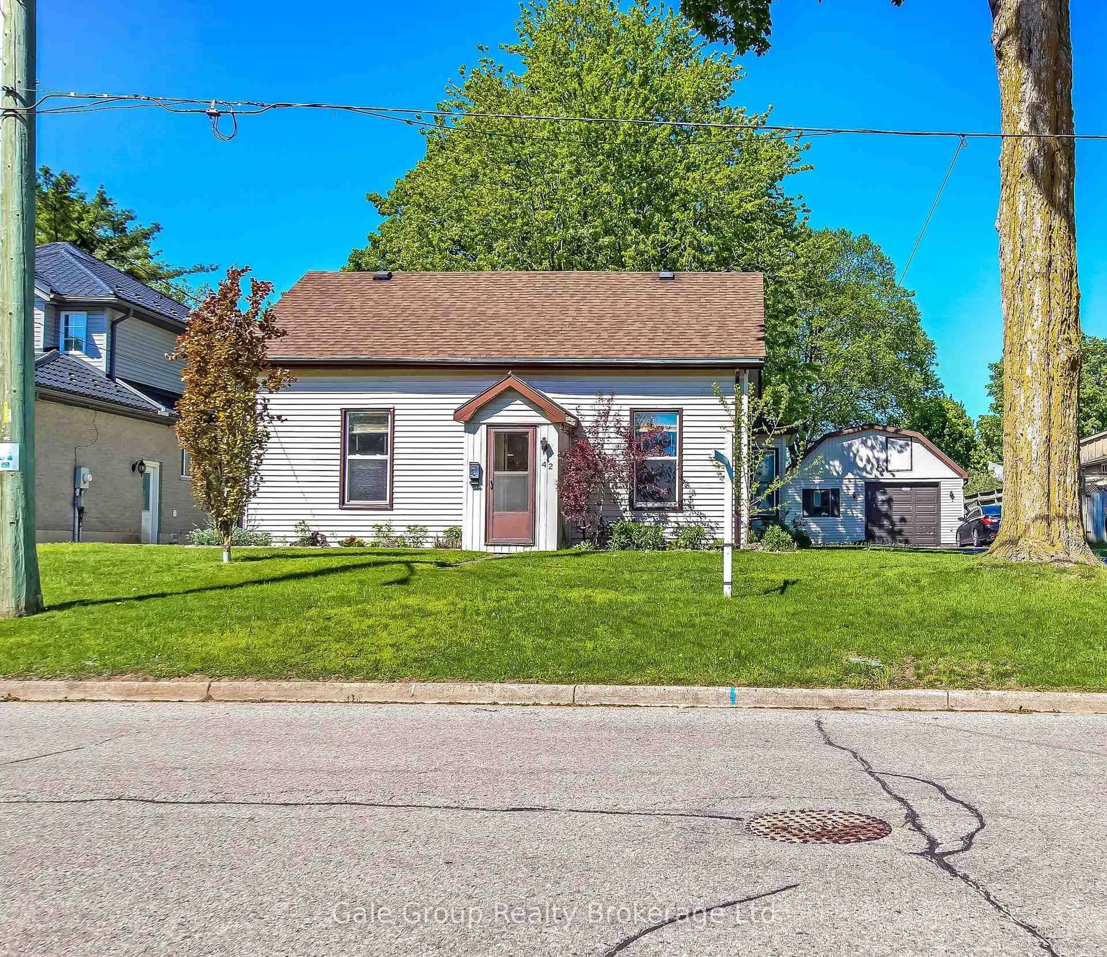 Unknown for 42 Maud St, Woodstock Ontario N4S 3Y4