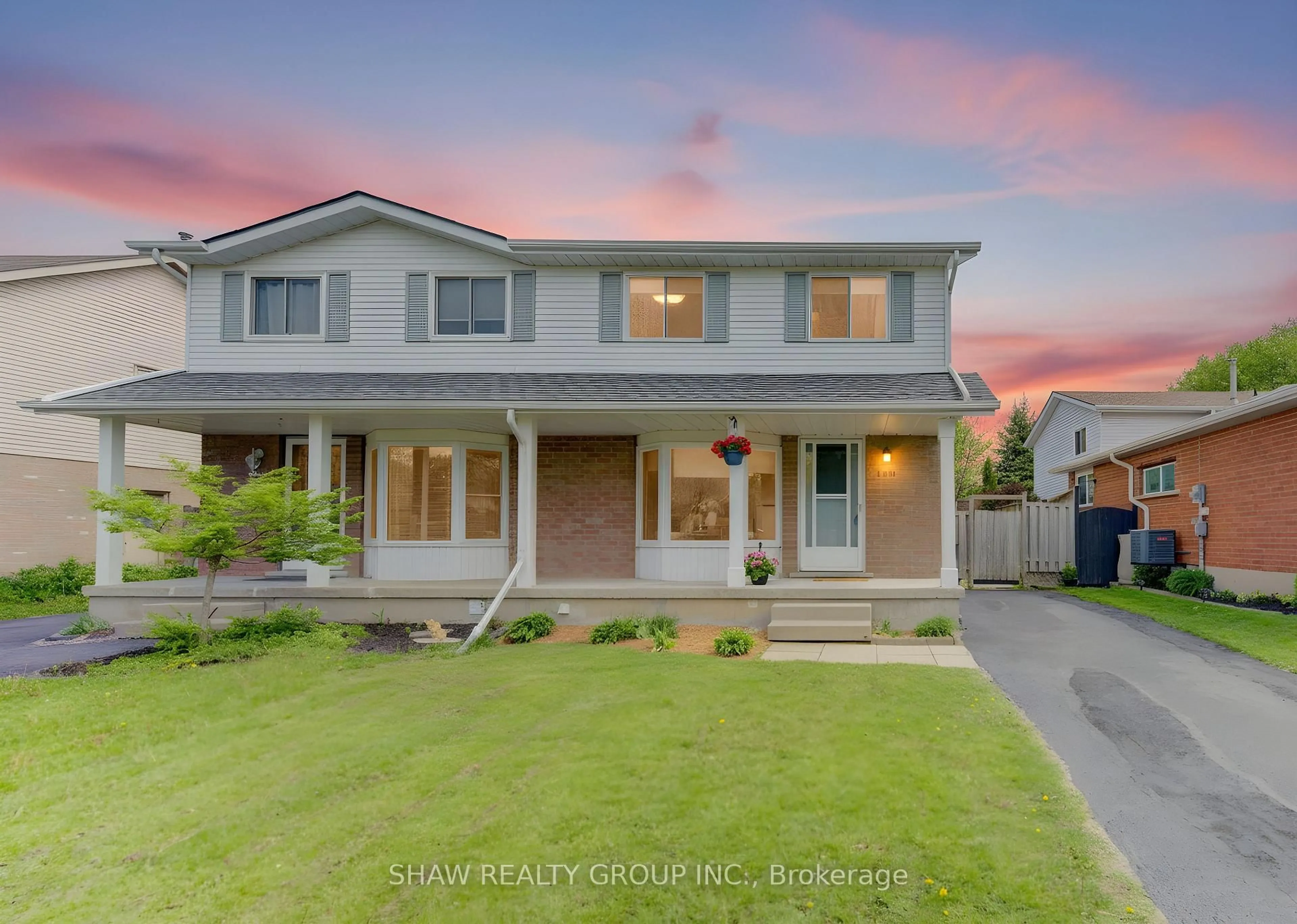 Home with vinyl exterior material, street for 603 Pinerow Cres #B, Waterloo Ontario N2T 2K6
