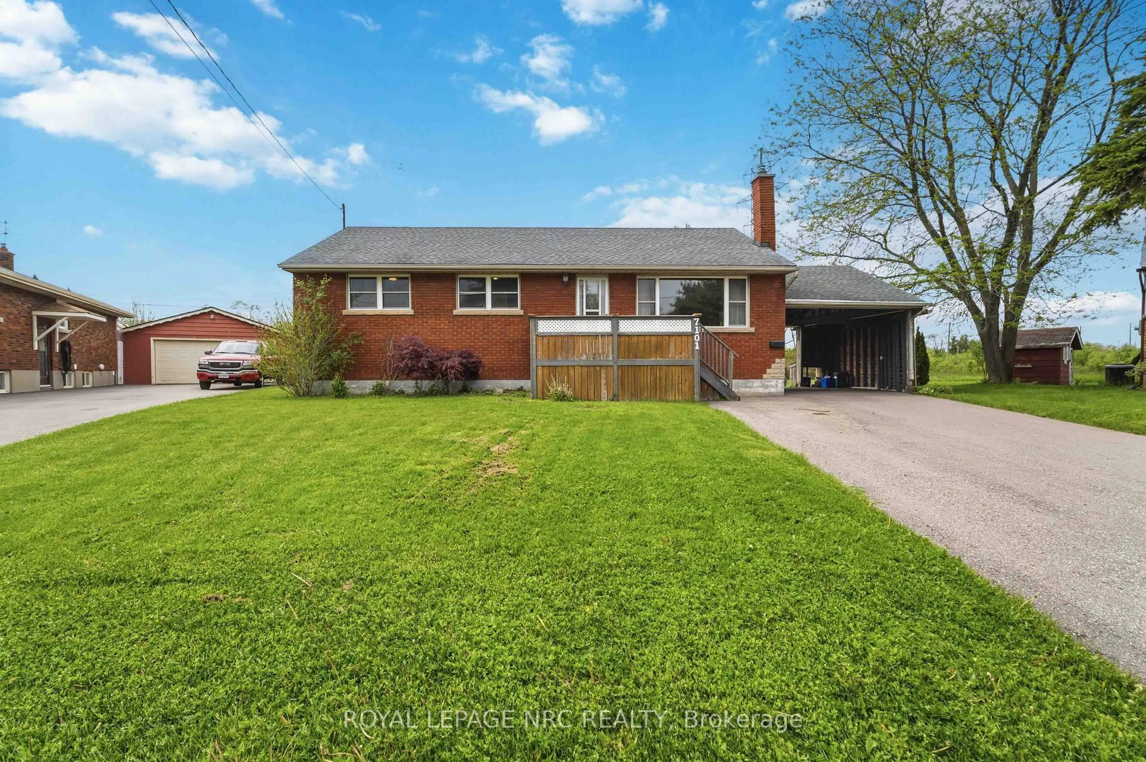 Home with brick exterior material, street for 7101 Roger Cres, Niagara Falls Ontario L2G 3A6