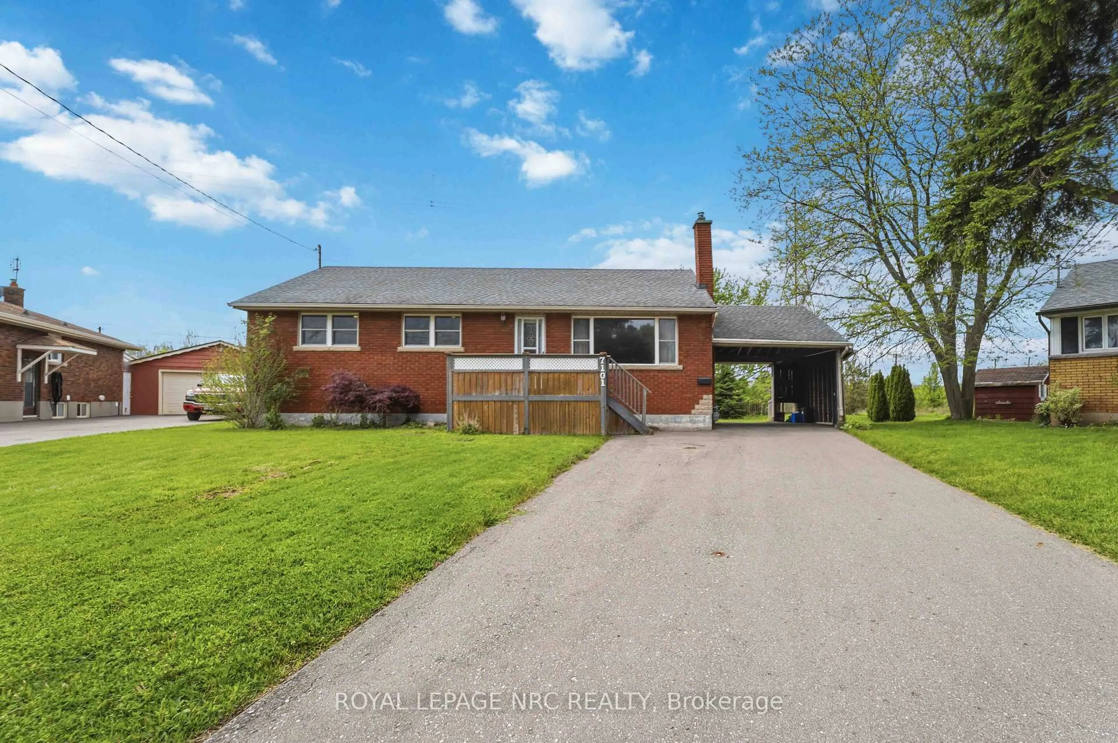 Home with brick exterior material, street for 7101 Roger Cres, Niagara Falls Ontario L2G 3A6