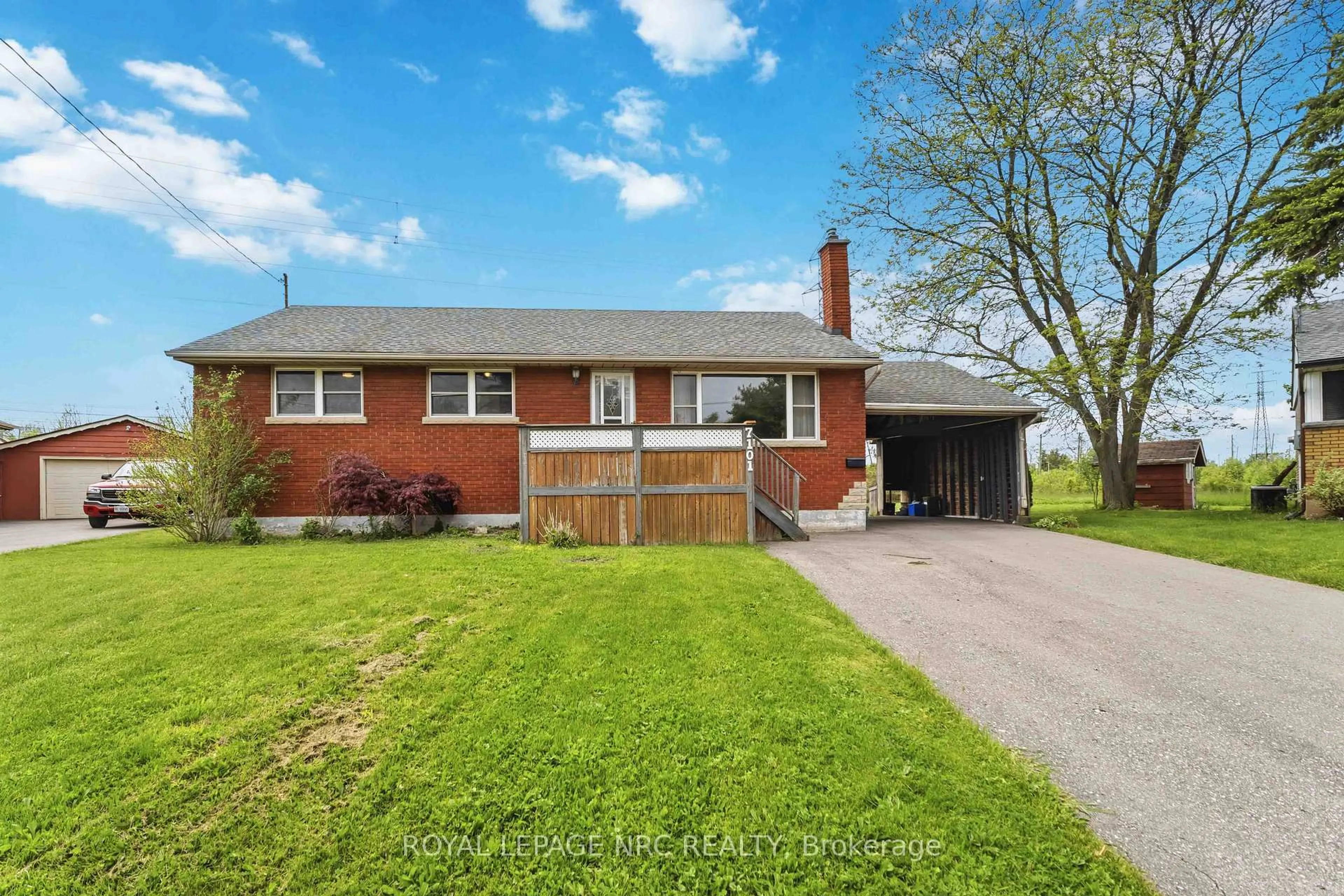 Home with brick exterior material, street for 7101 Roger Cres, Niagara Falls Ontario L2G 3A6