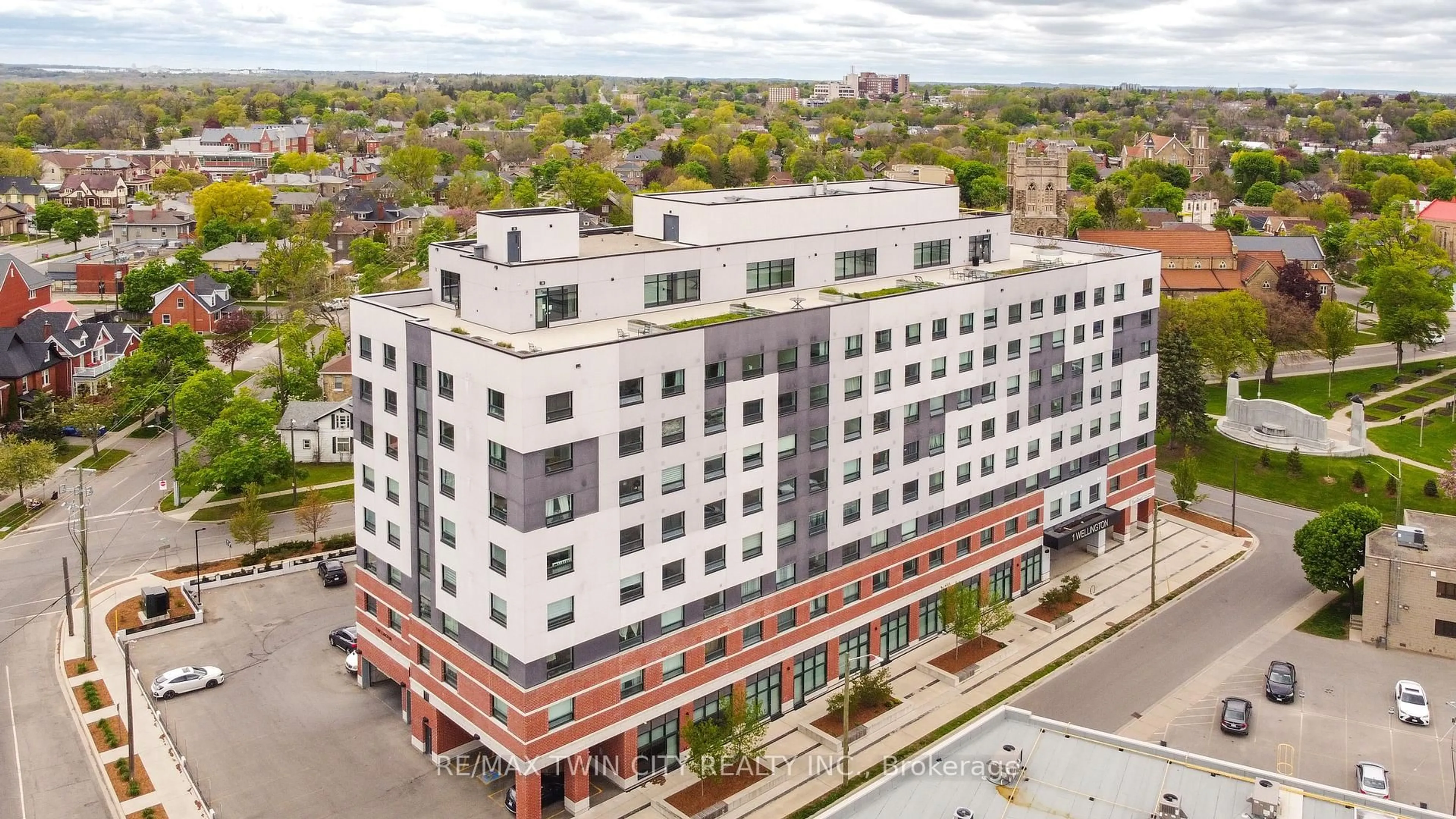 A pic from outside/outdoor area/front of a property/back of a property/a pic from drone, building for 1 Wellington St #417, Brantford Ontario N3T 2L3