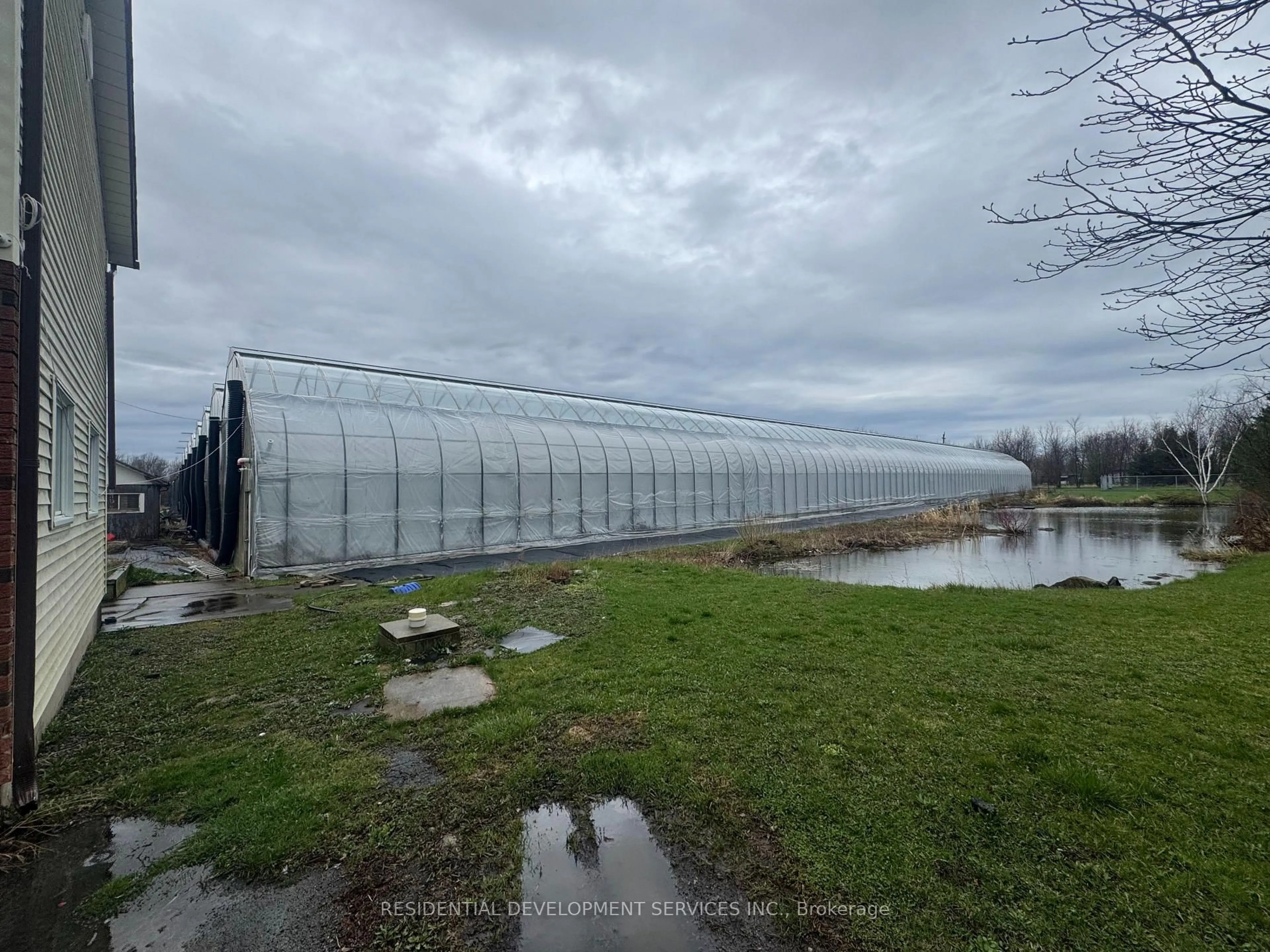 Unknown for 342 Mountain Rd, Grimsby Ontario L3M 4E7