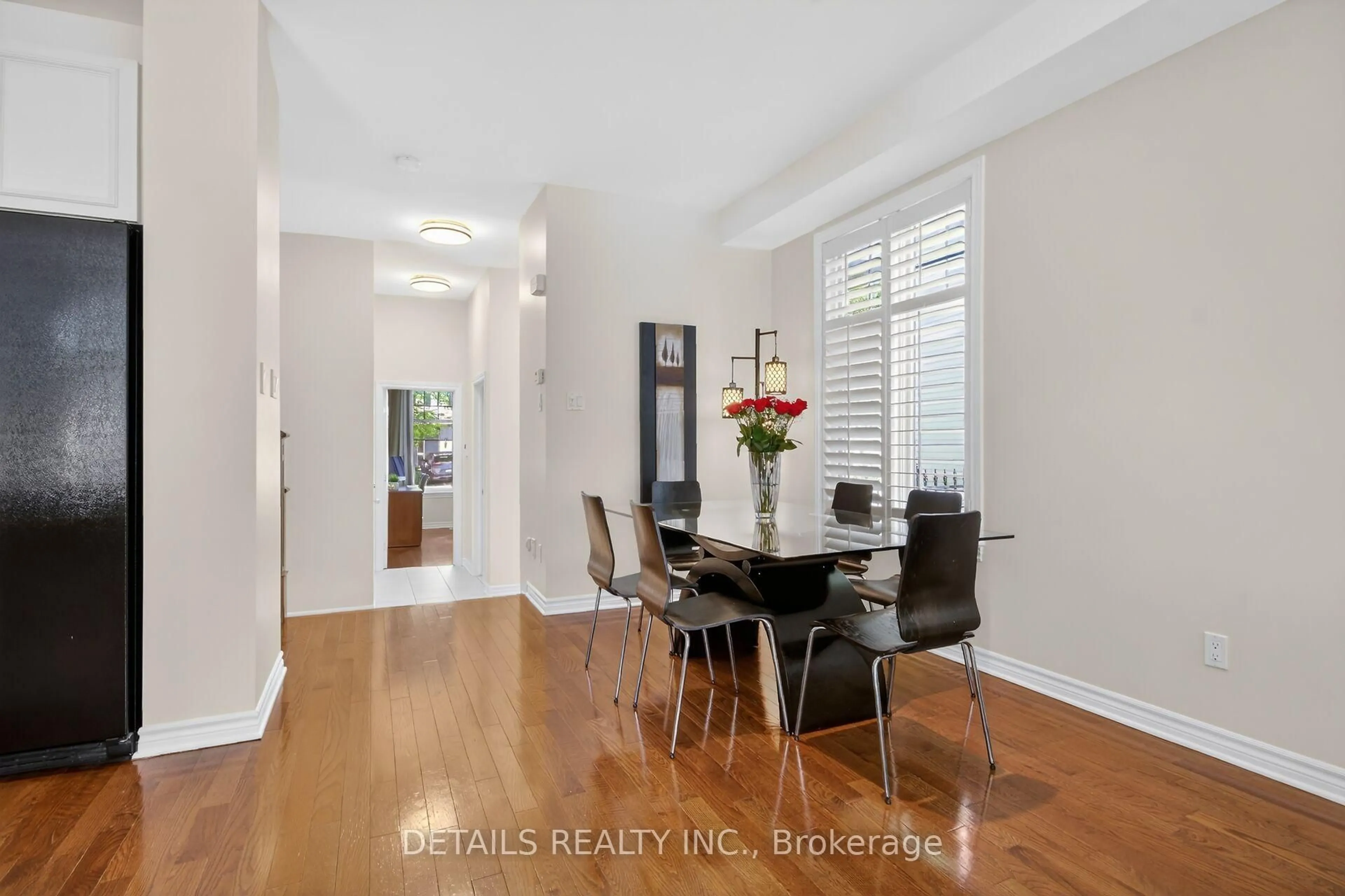Dining room, wood/laminate floor for 120 Waterbridge Dr, Ottawa Ontario K2G 7C2