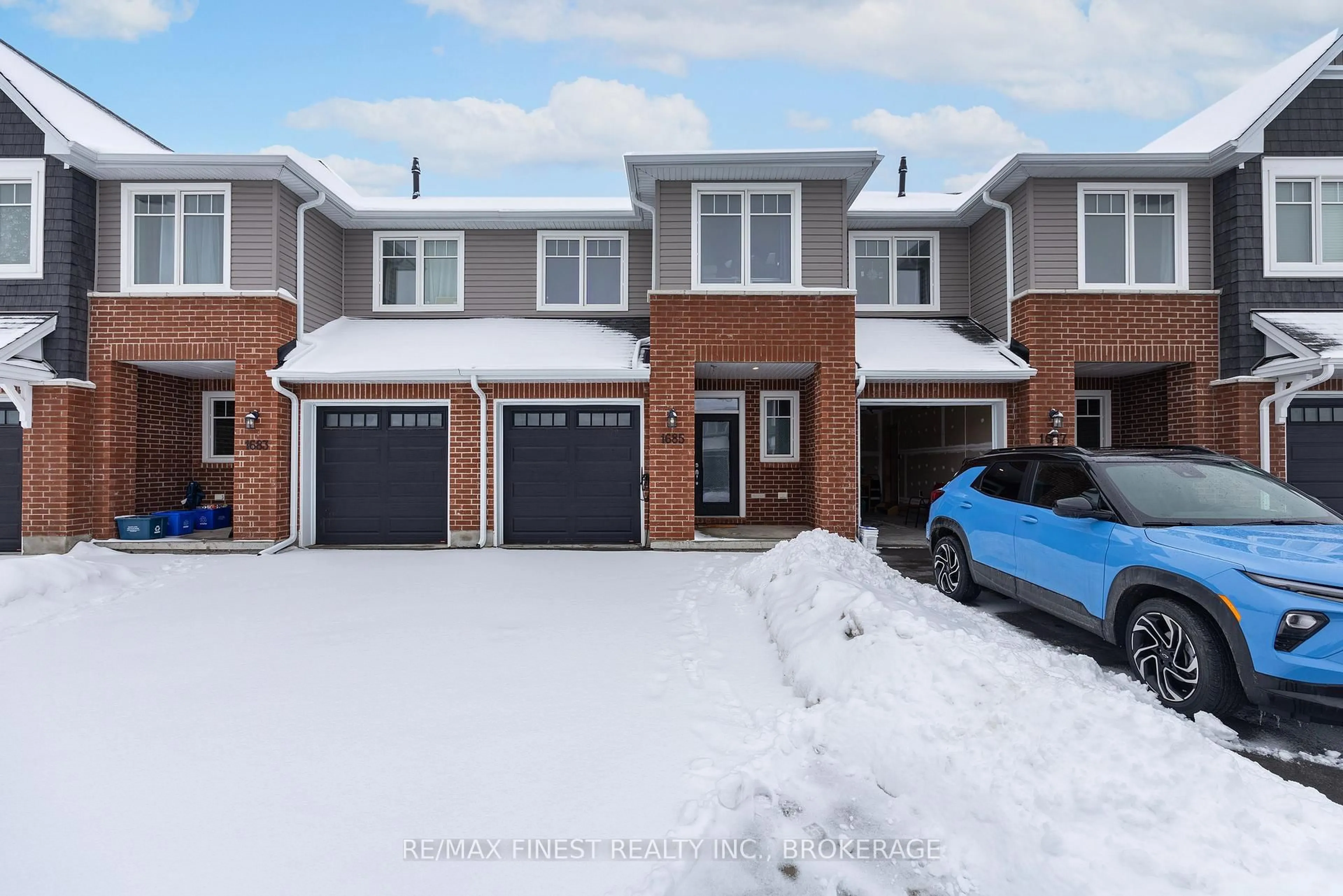 A pic from outside/outdoor area/front of a property/back of a property/a pic from drone, street for 1685 Tenley Dr, Kingston Ontario K7P 0S5