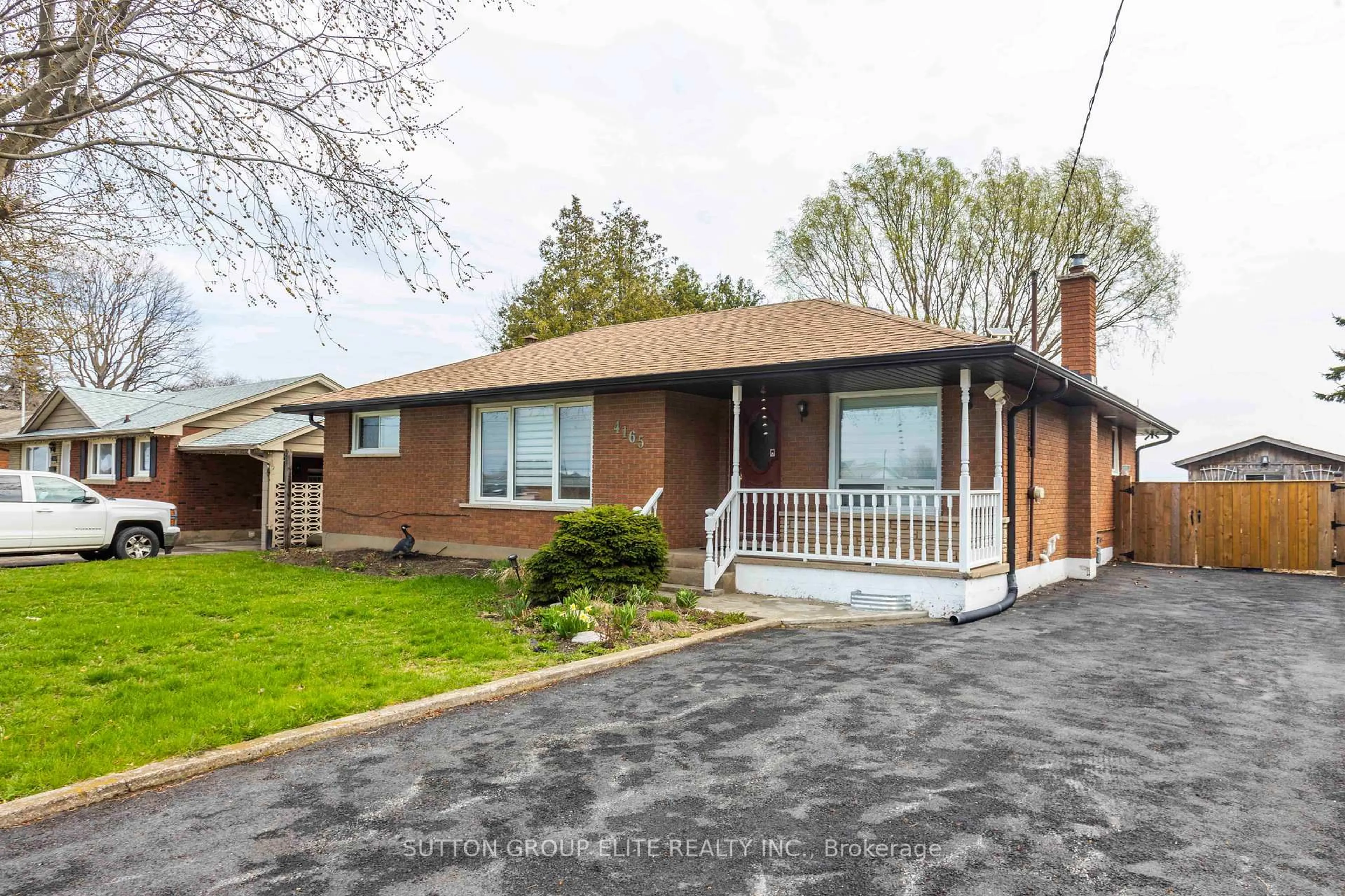 Home with brick exterior material, street for 4165 Victoria Ave, Lincoln Ontario L0R 2E0