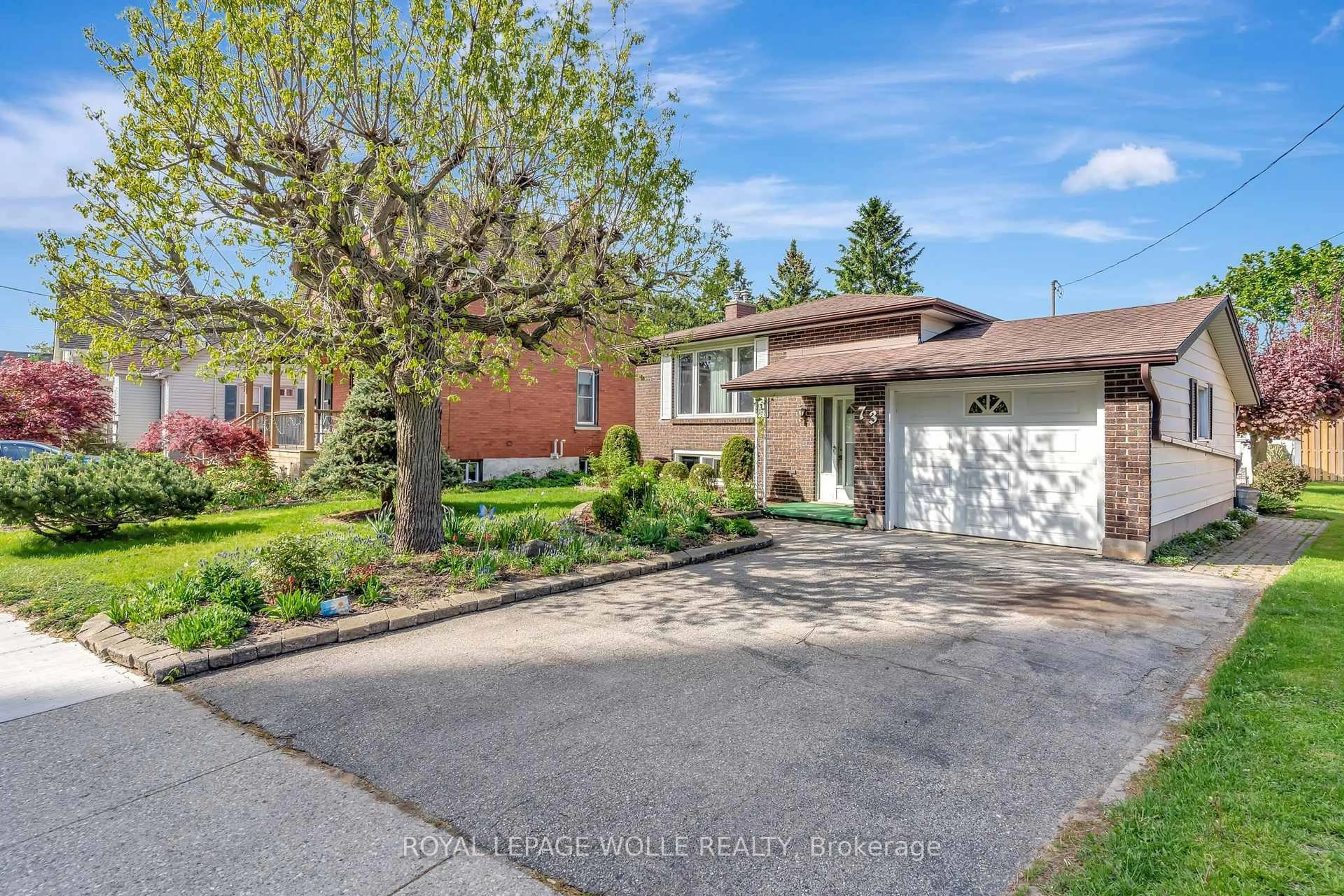 Home with brick exterior material, street for 73 Brunswick Ave, Kitchener Ontario N2H 4E7