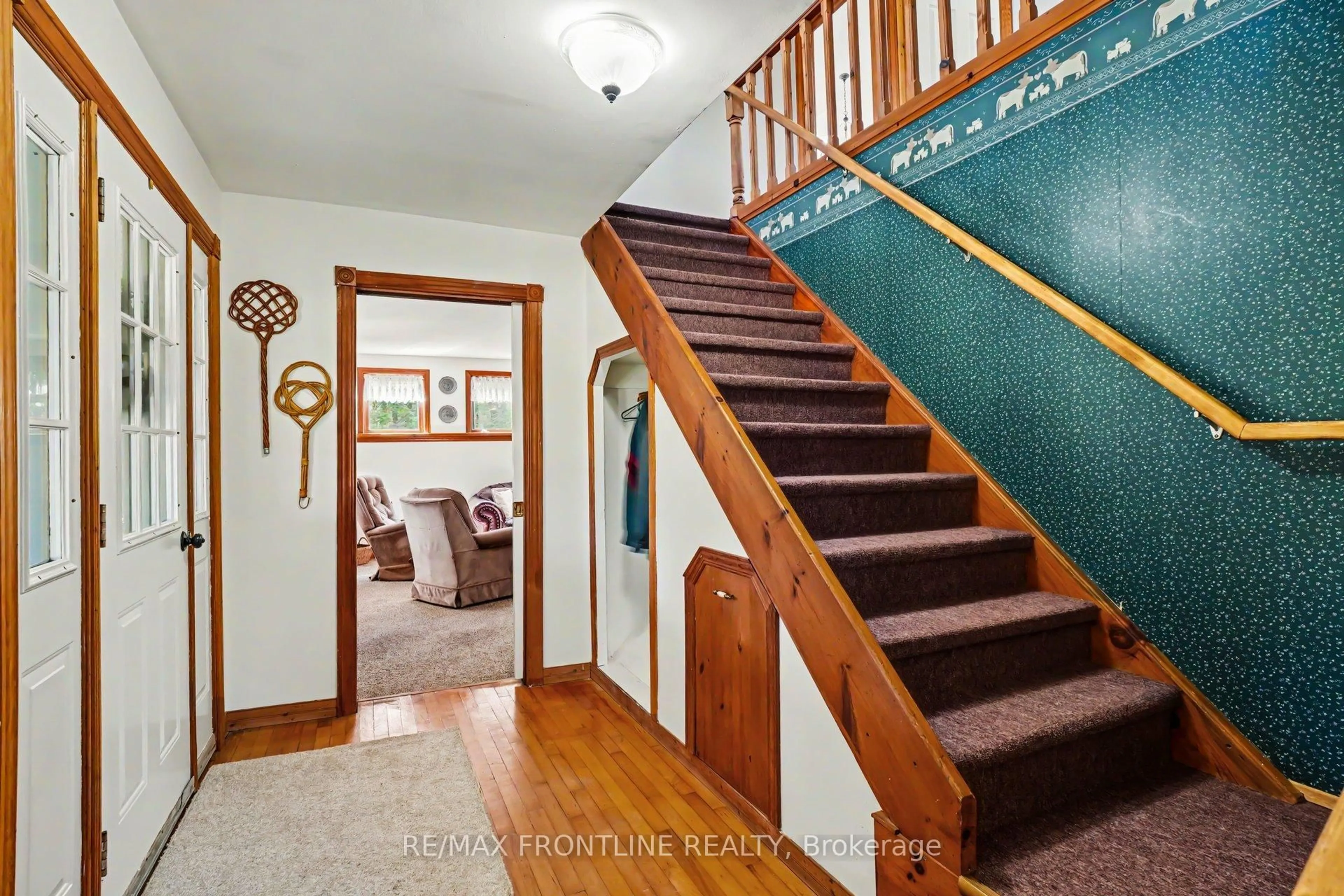 Indoor foyer for 1189 Willis-Armstrong Rd, Maberly Ontario K0H 2B0