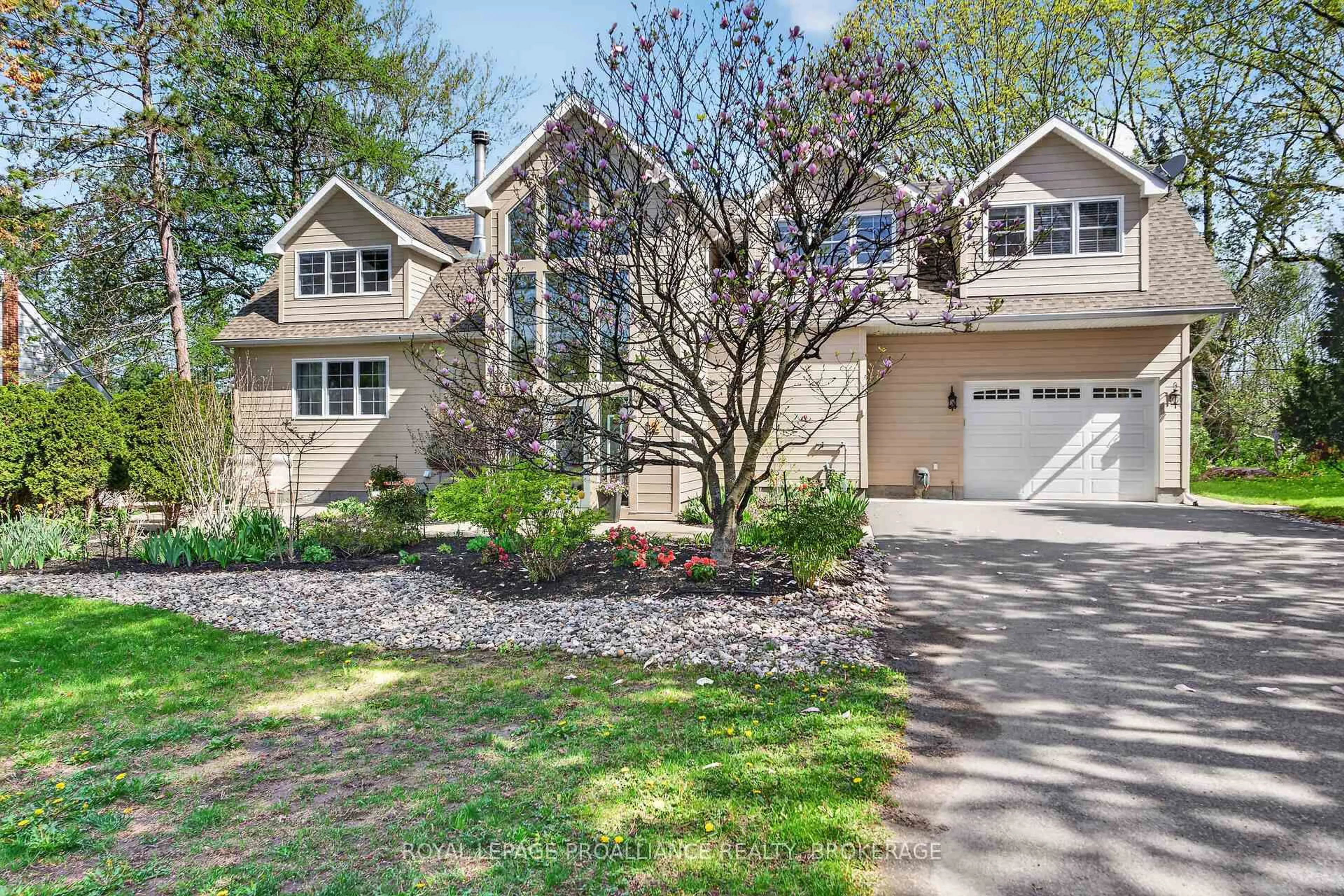 Unknown for 9 Grenville Cres, Kingston Ontario K7M 3A9