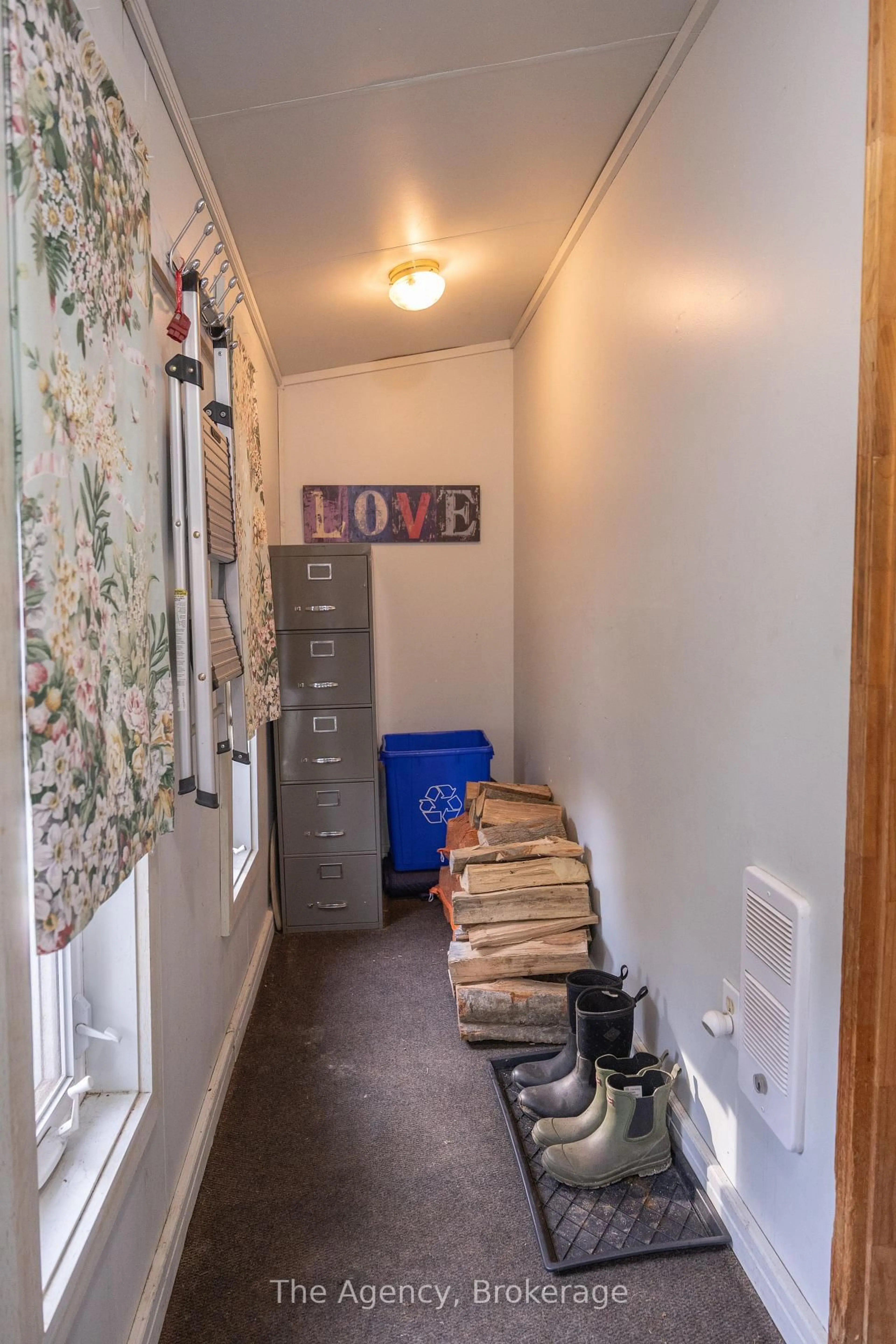 A pic of a room for 1094 Springdale Park Rd, Bracebridge Ontario P1L 1W9