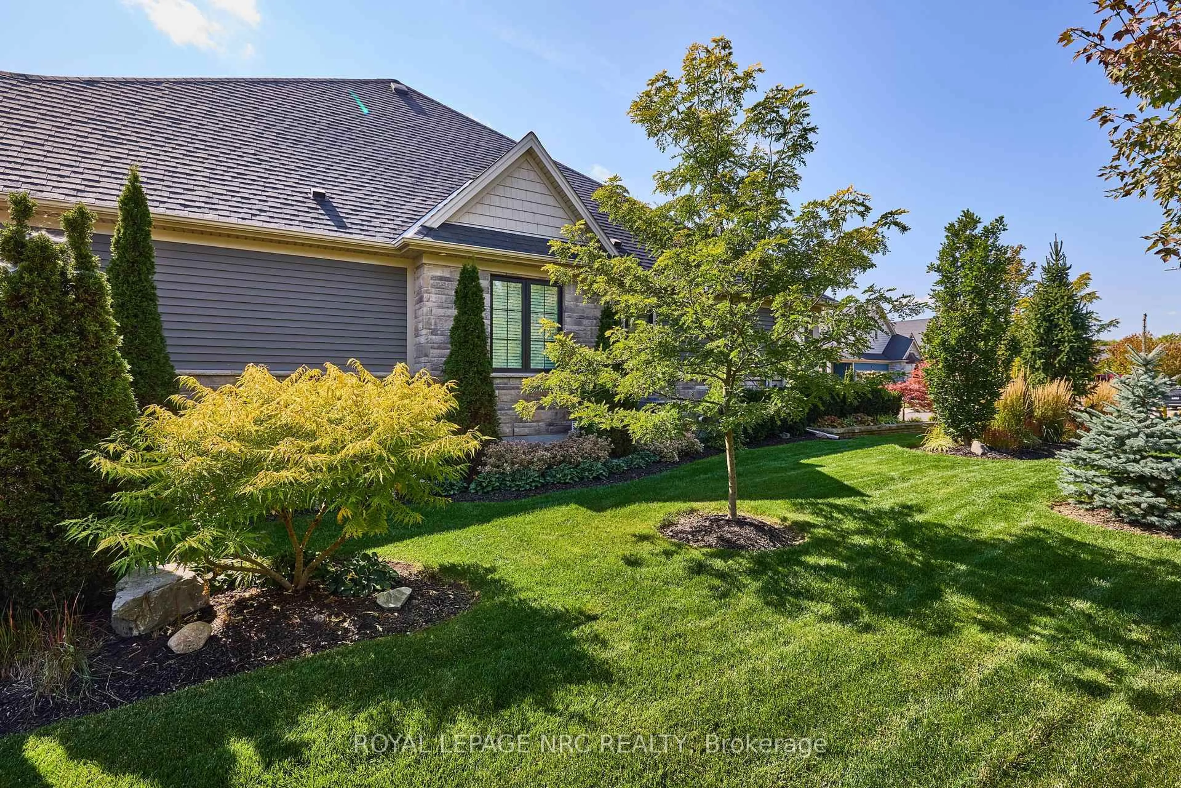 A pic from outside/outdoor area/front of a property/back of a property/a pic from drone, water/lake/river/ocean view for 55 Andrew Lane, Thorold Ontario L2V 0E4