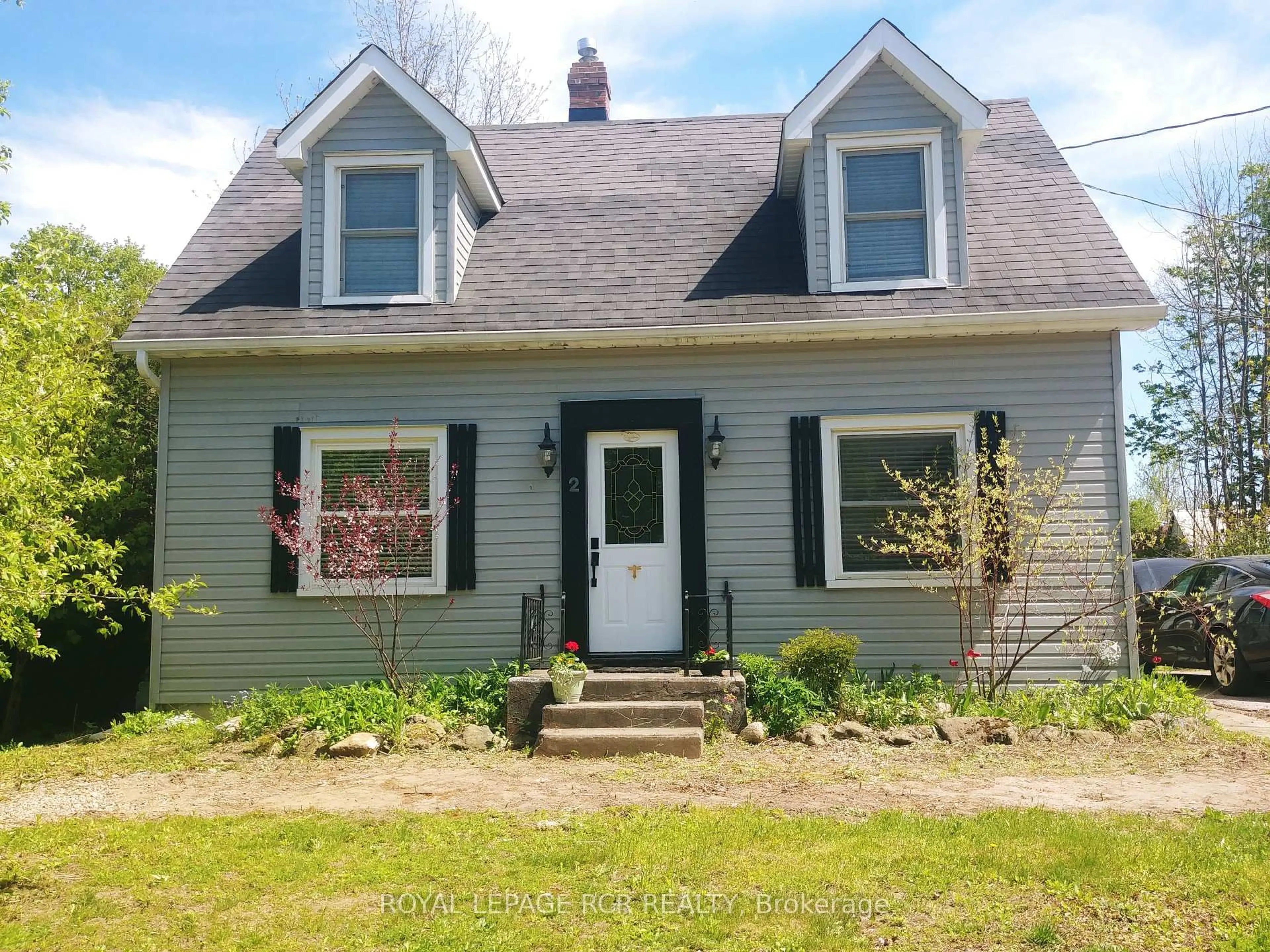 Home with vinyl exterior material, street for 2 Dundas  W St, Erin Ontario N0B 1T0