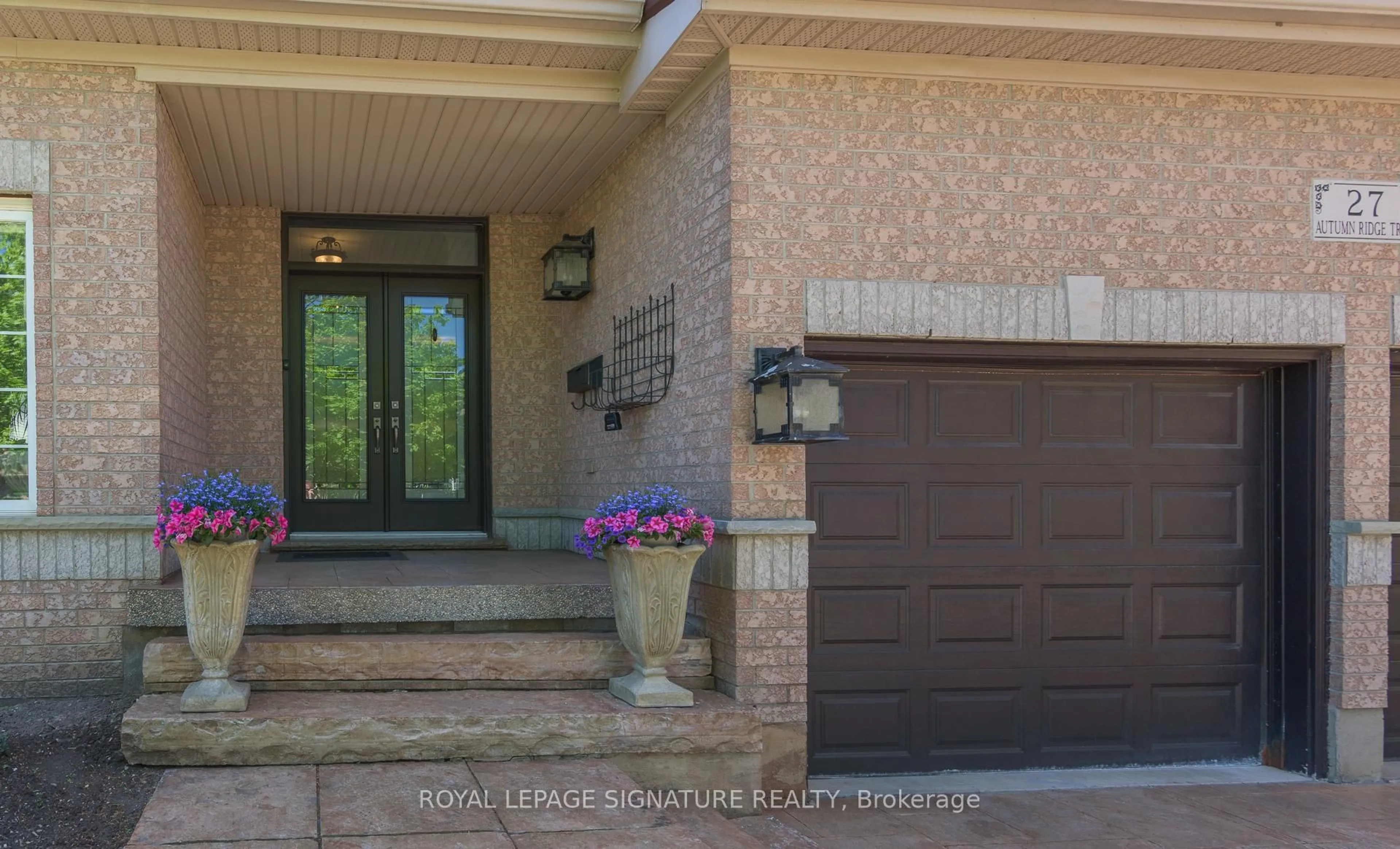 Home with brick exterior material, street for 27 Autumn Ridge Tr, Kitchener Ontario N2P 2J6