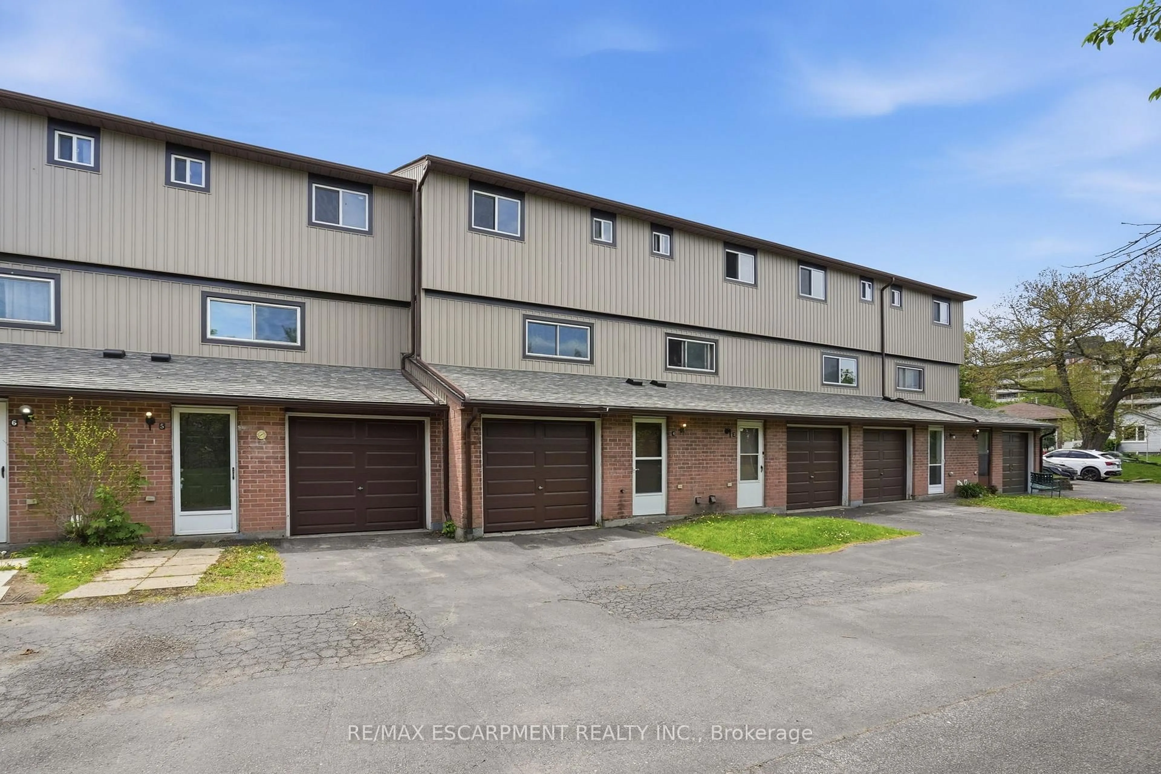 A pic from outside/outdoor area/front of a property/back of a property/a pic from drone, street for 65 Mount Albion Rd #4, Hamilton Ontario L8K 5S5