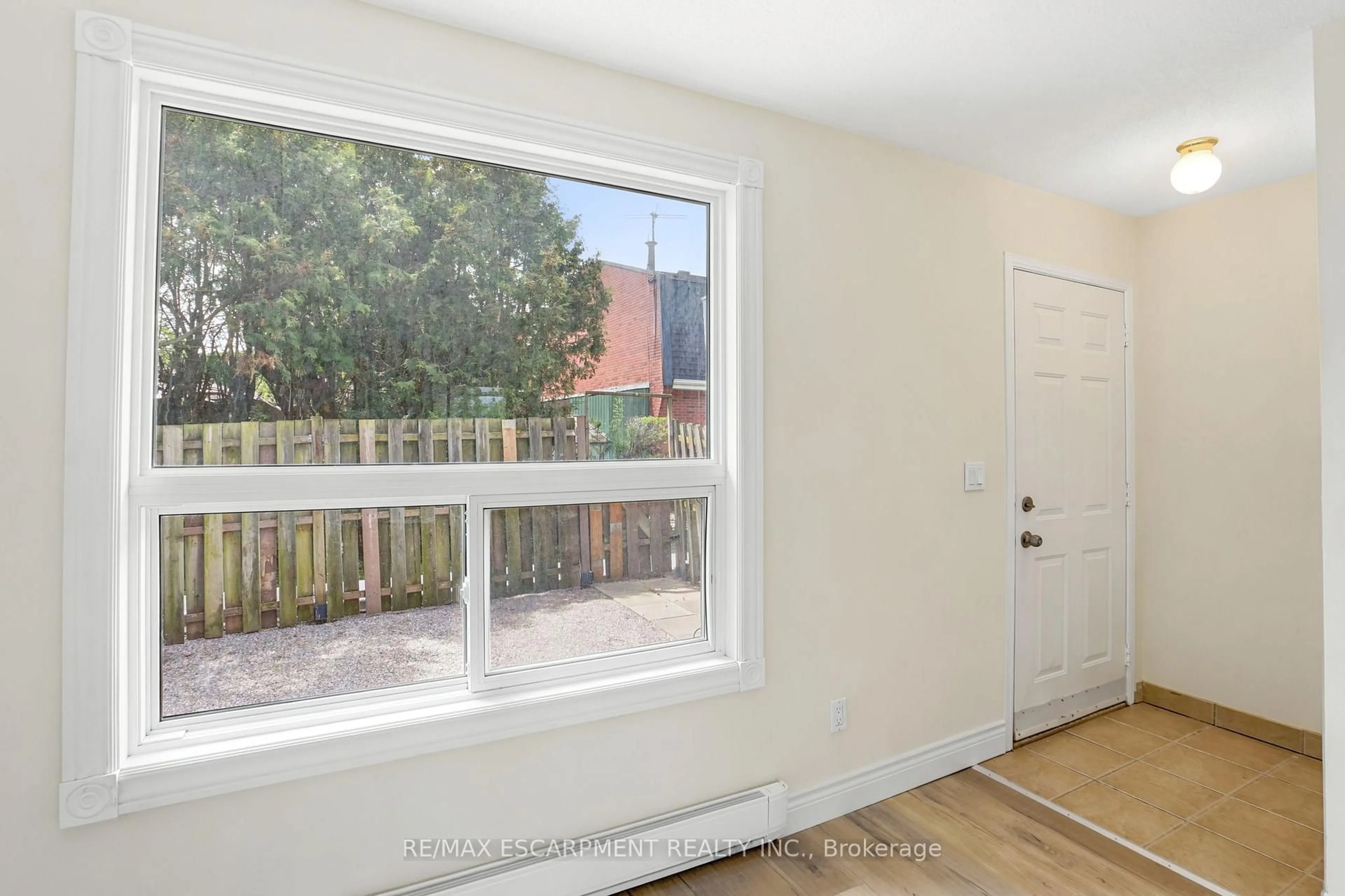A pic of a room for 65 Mount Albion Rd #4, Hamilton Ontario L8K 5S5