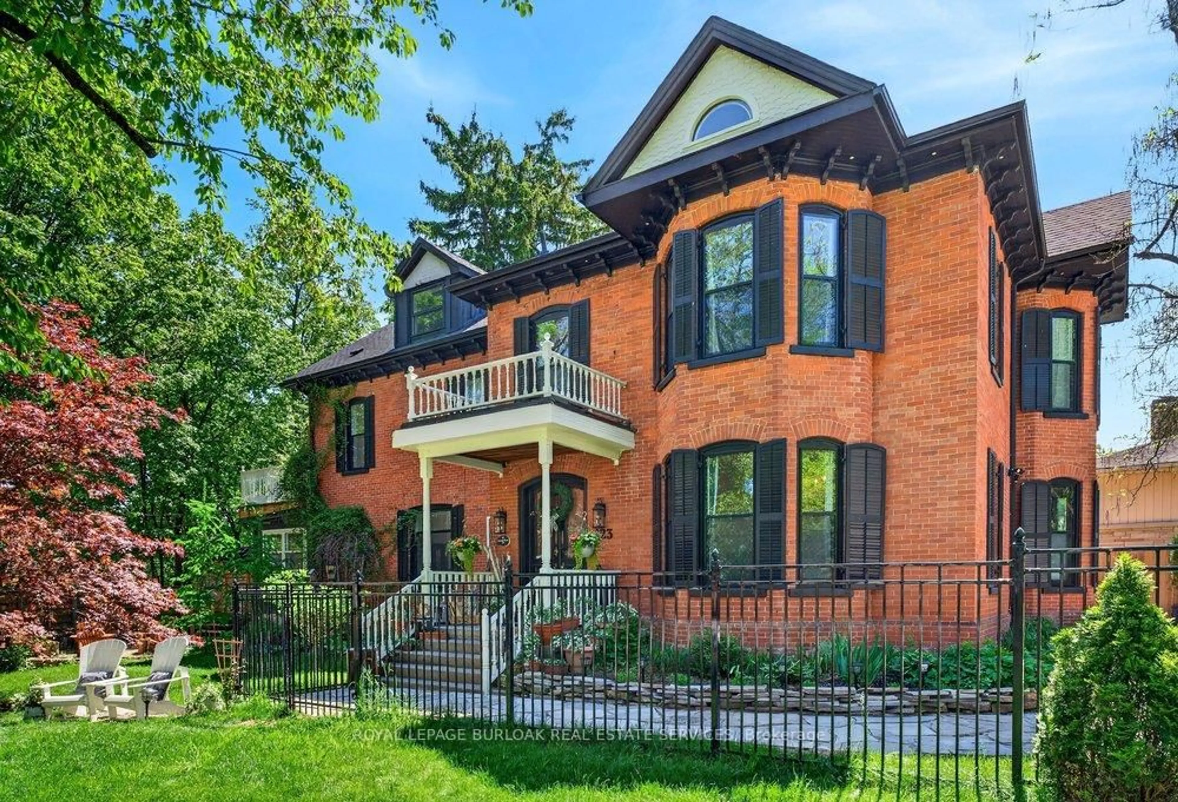 Home with brick exterior material, street for 123 Main St, Grimsby Ontario L3M 1R9