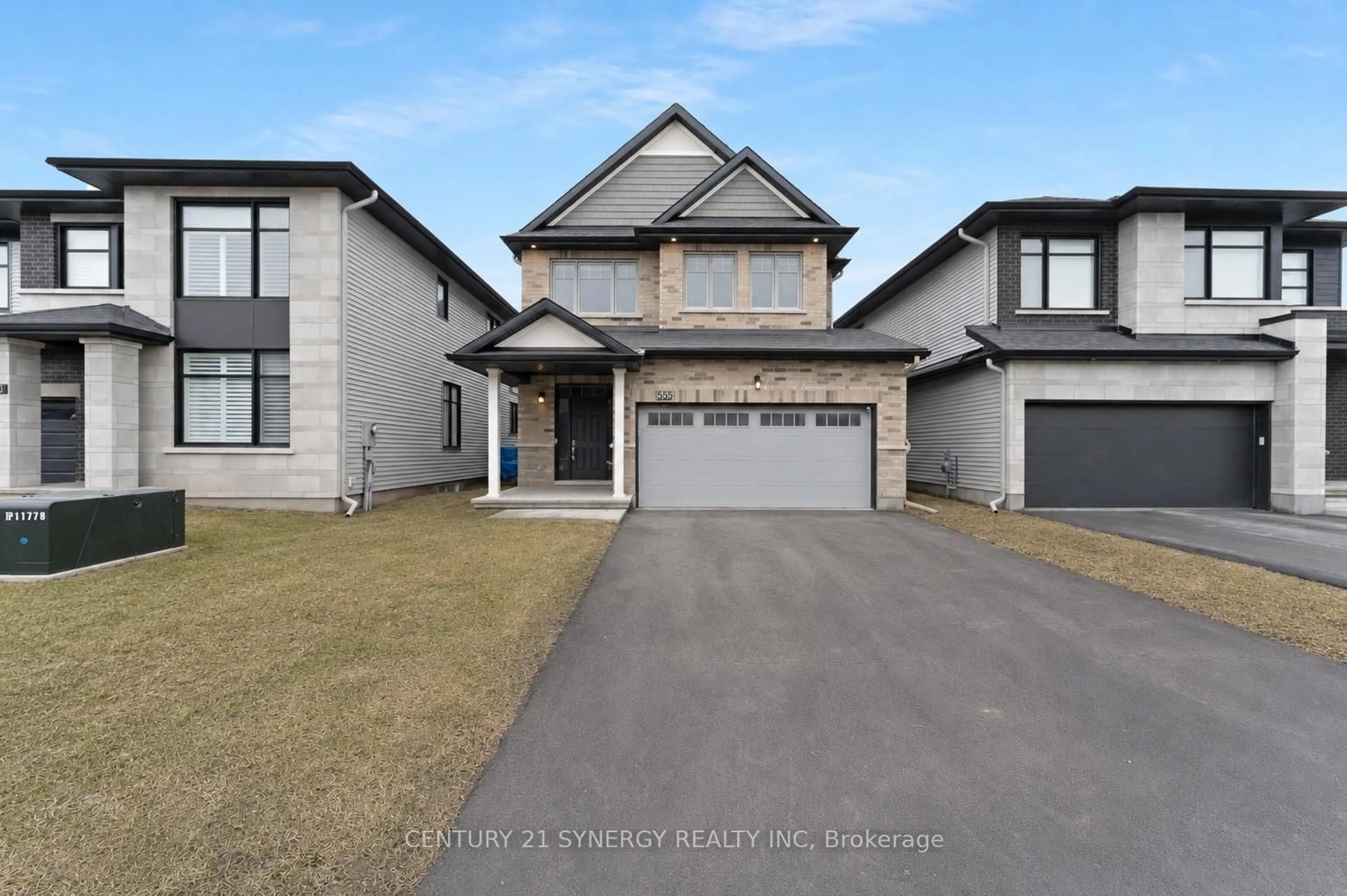 Unknown for 555 Bobolink Rdge, Ottawa Ontario K2S 2P2