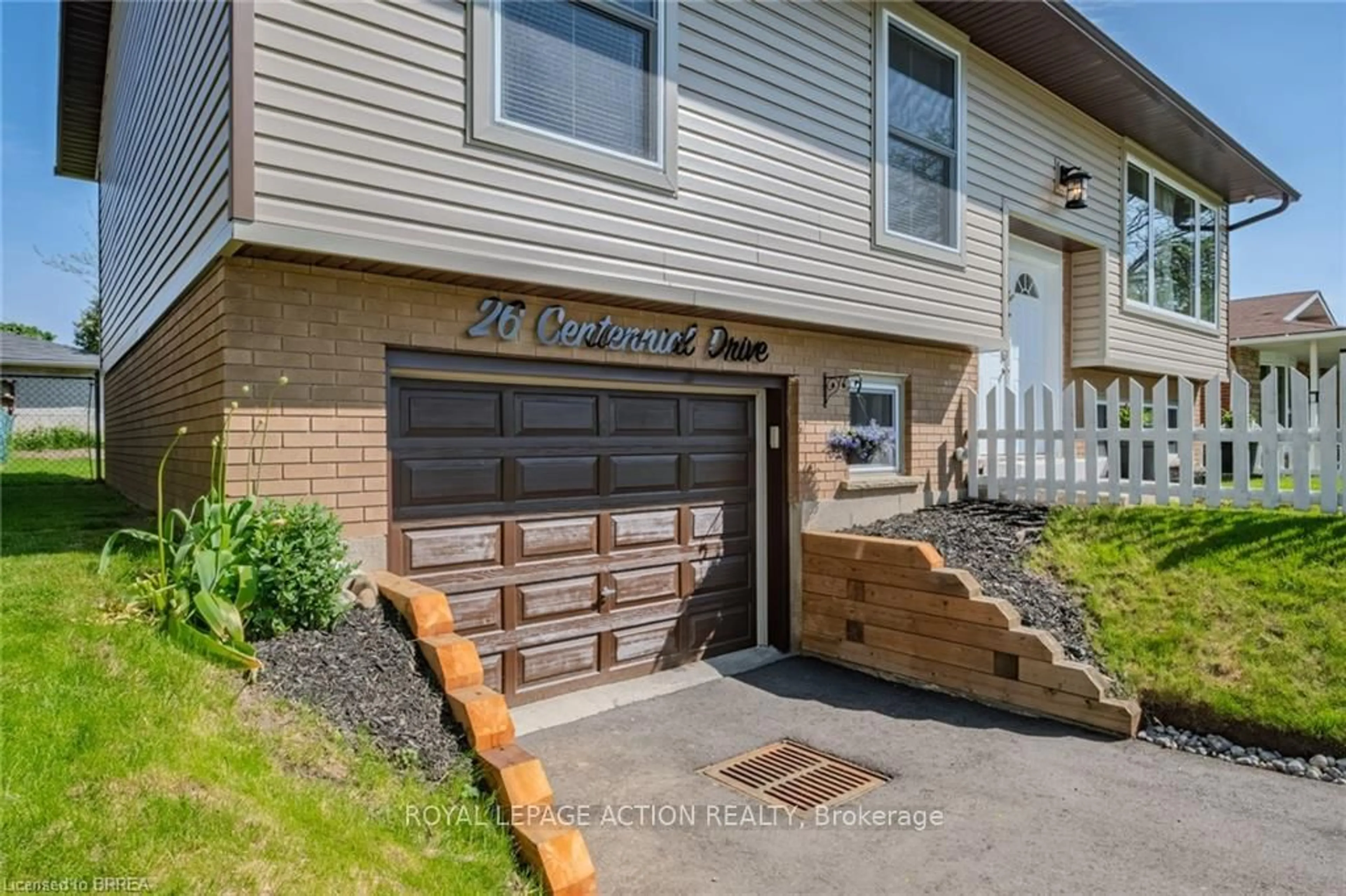 Unknown for 26 Centennial Dr, Brantford Ontario N3R 5X7