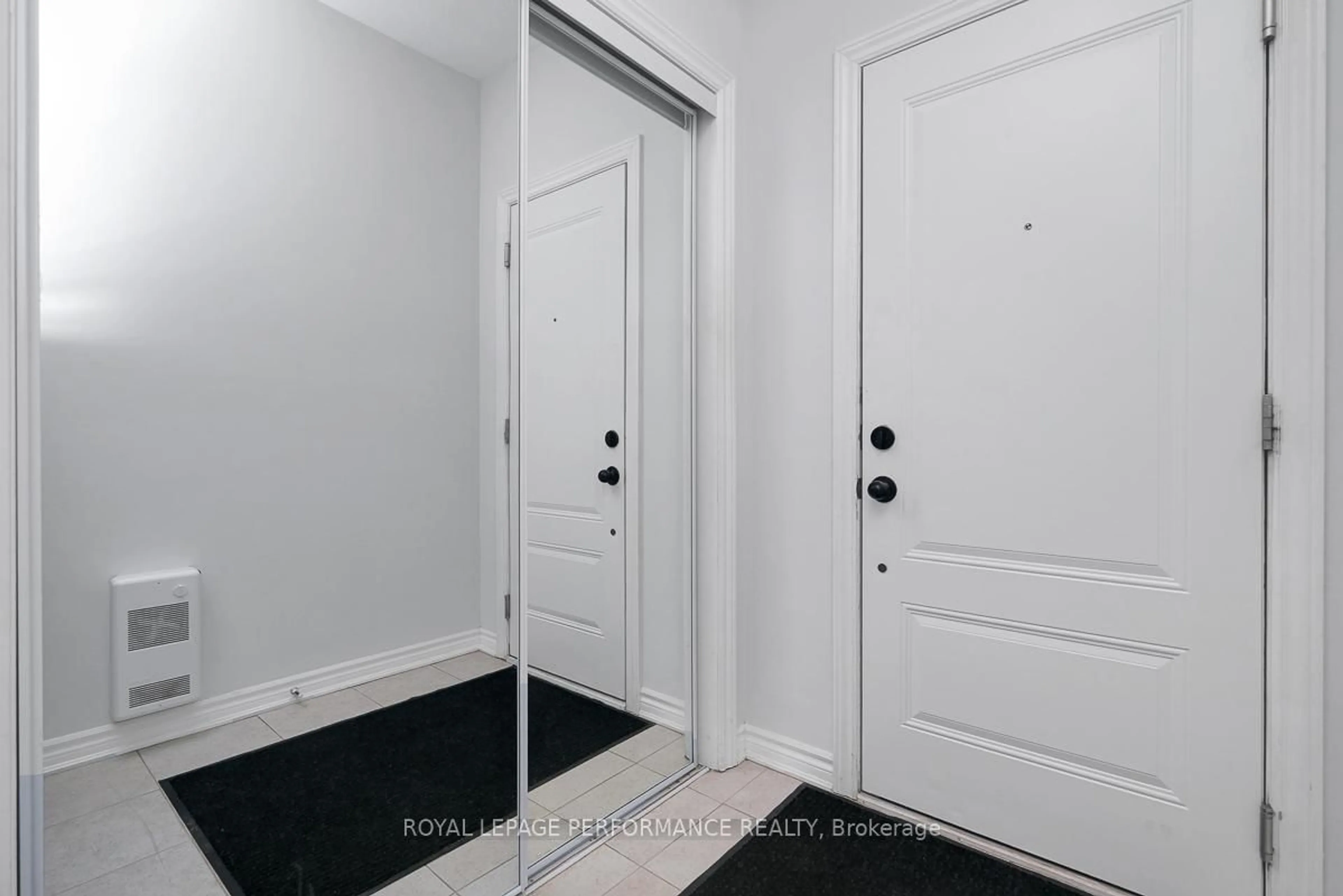 Indoor entryway for 721 Rouncey Rd, Ottawa Ontario K2V 0S5