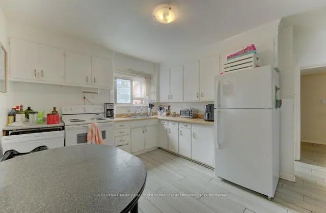 8 Marshall St, Waterloo 5