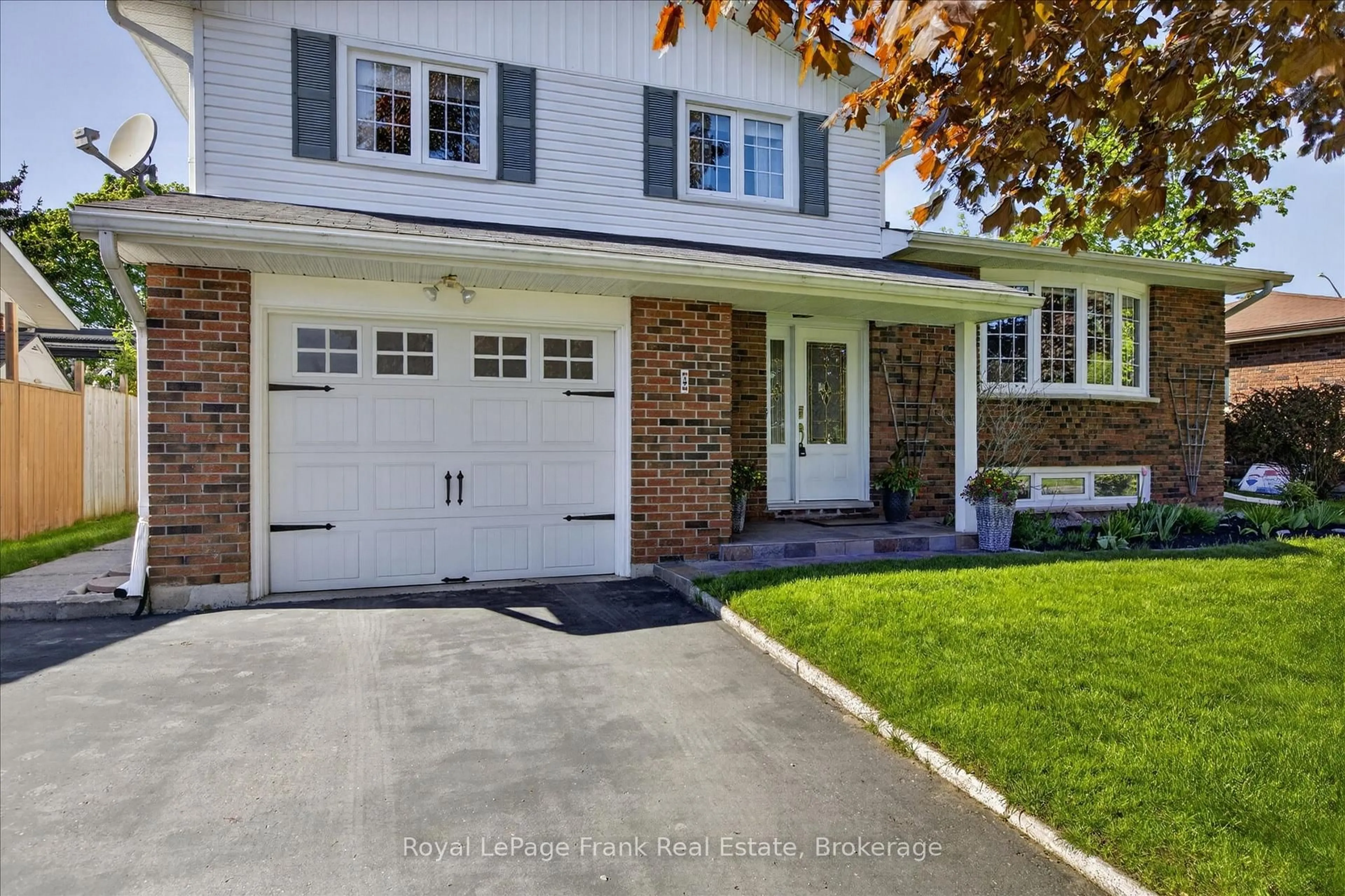 Home with brick exterior material, street for 4 Bayleaf Crt, Peterborough Ontario K9K 1A3