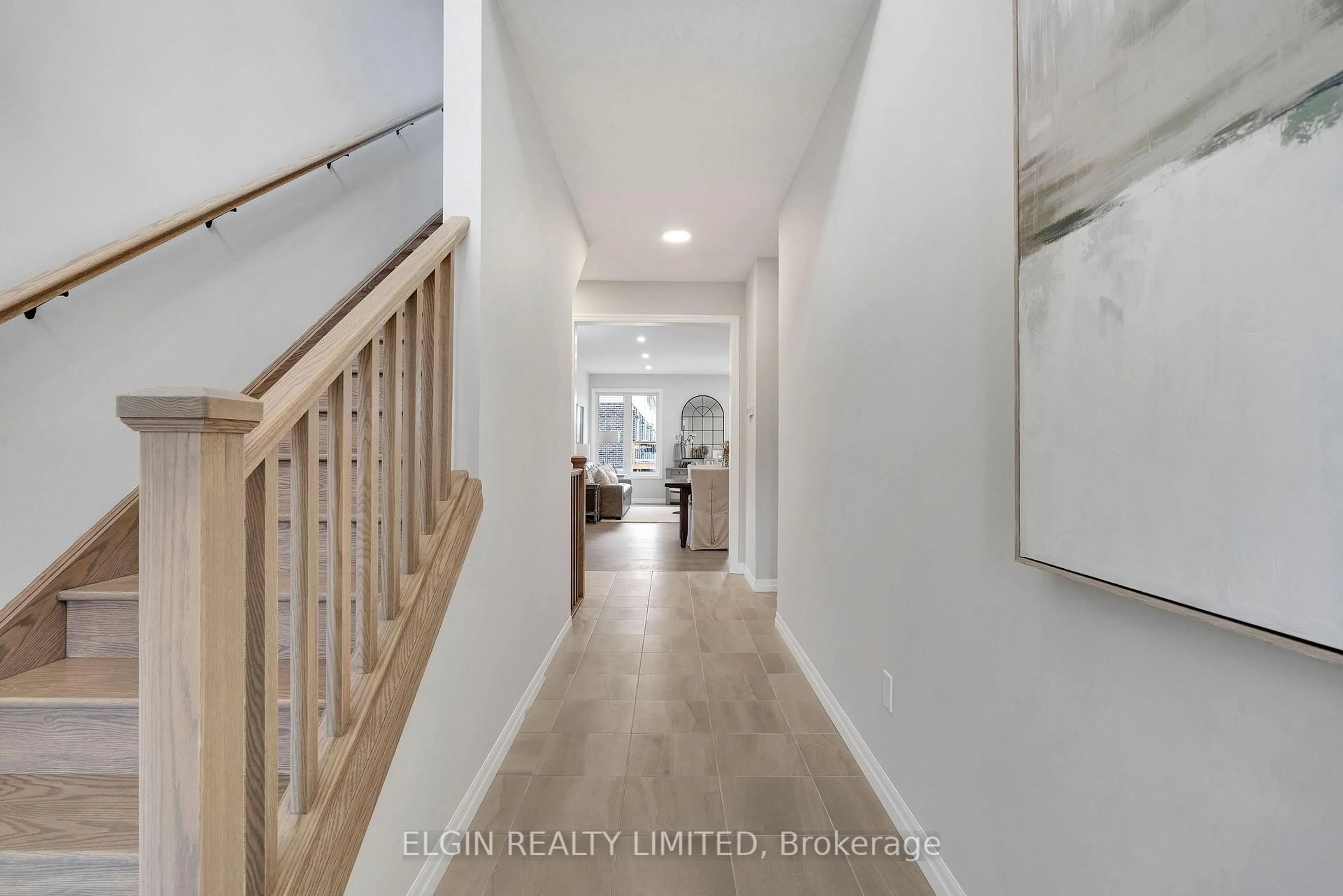 Indoor entryway for 6 Keba Cres, Tillsonburg Ontario N4G 0K6