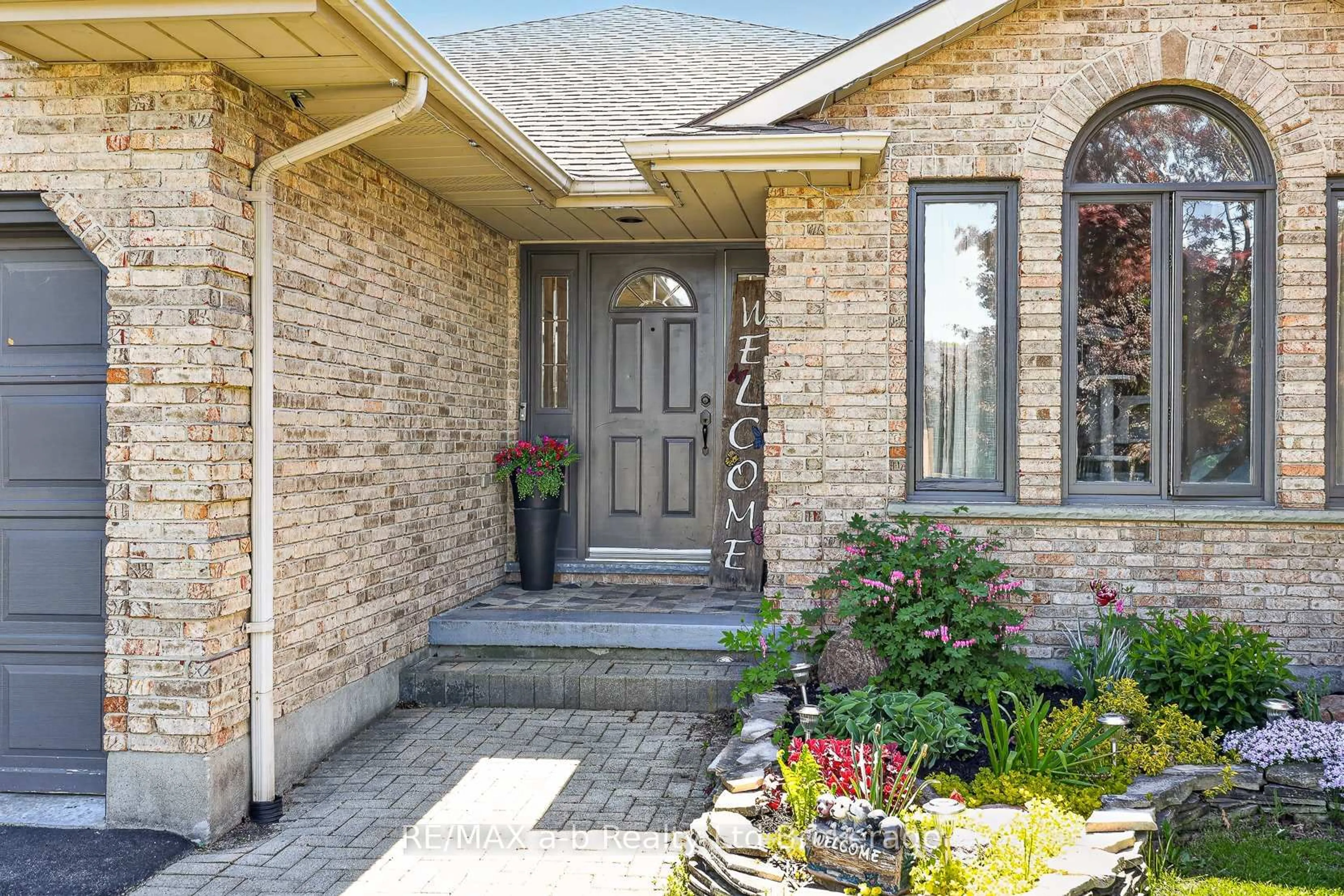 Home with brick exterior material, street for 51 Mason Dr, Ingersoll Ontario N5C 4A4