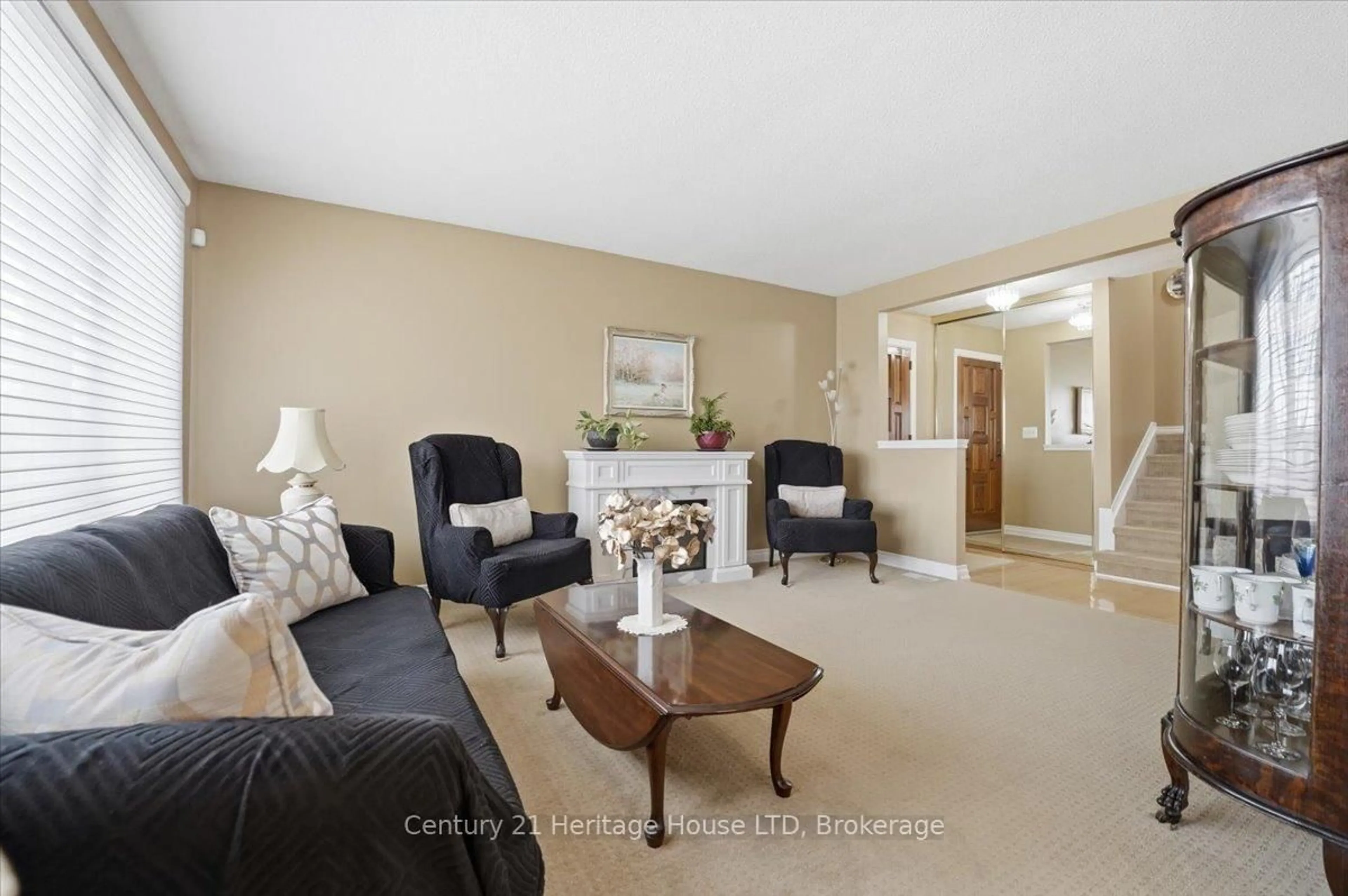 Living room with furniture, unknown for 11 Robert St, Welland Ontario L3B 5T8