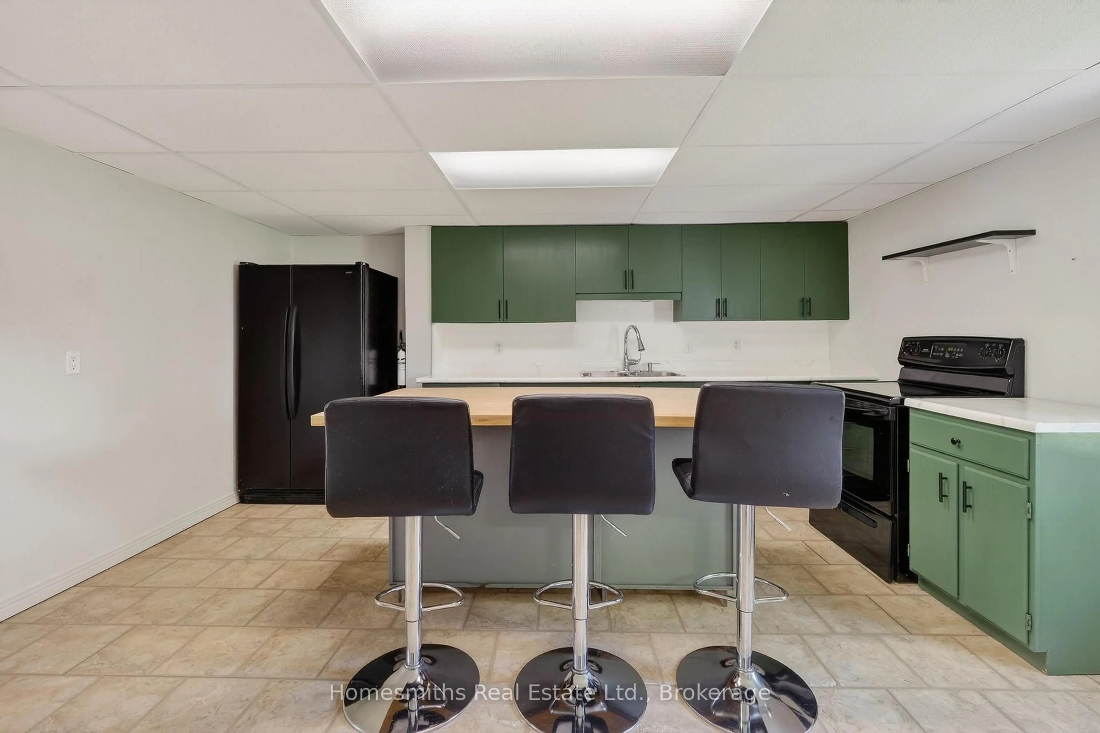 Standard kitchen, ceramic/tile floor for 8766 Danforth Rd, Hamilton Township Ontario K9A 0X6