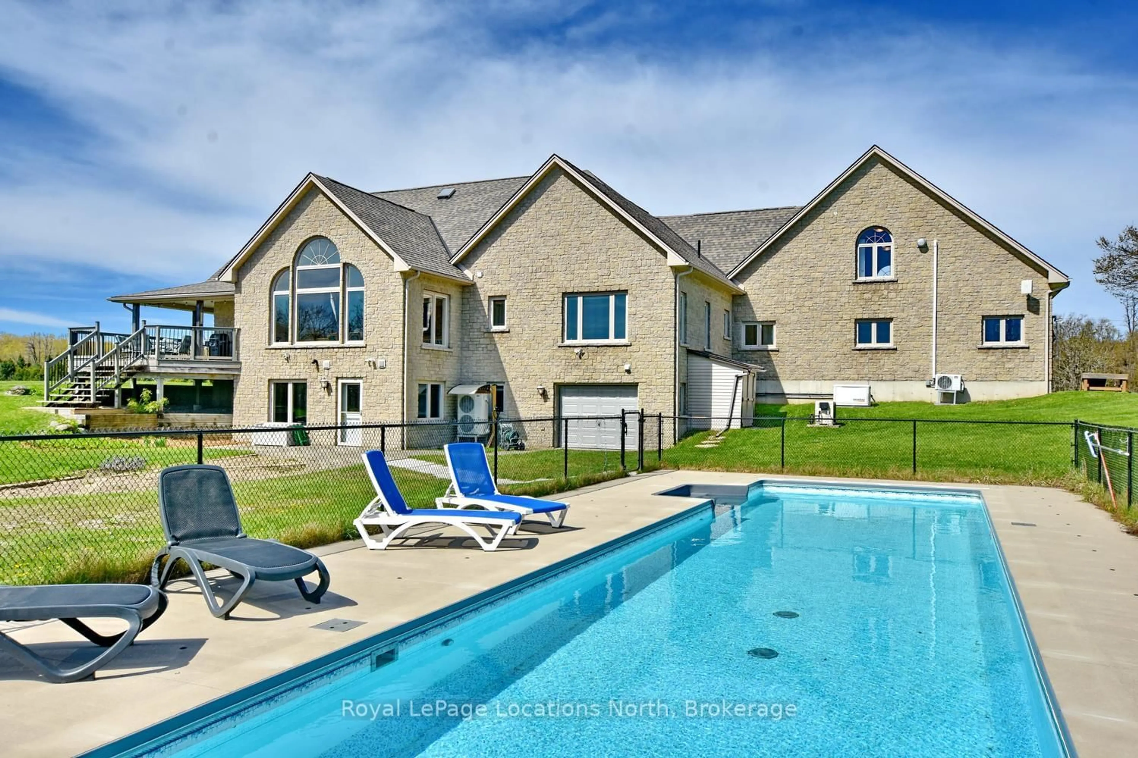 Pool for 245337 22 Sdrd, Meaford Ontario N4L 1W5