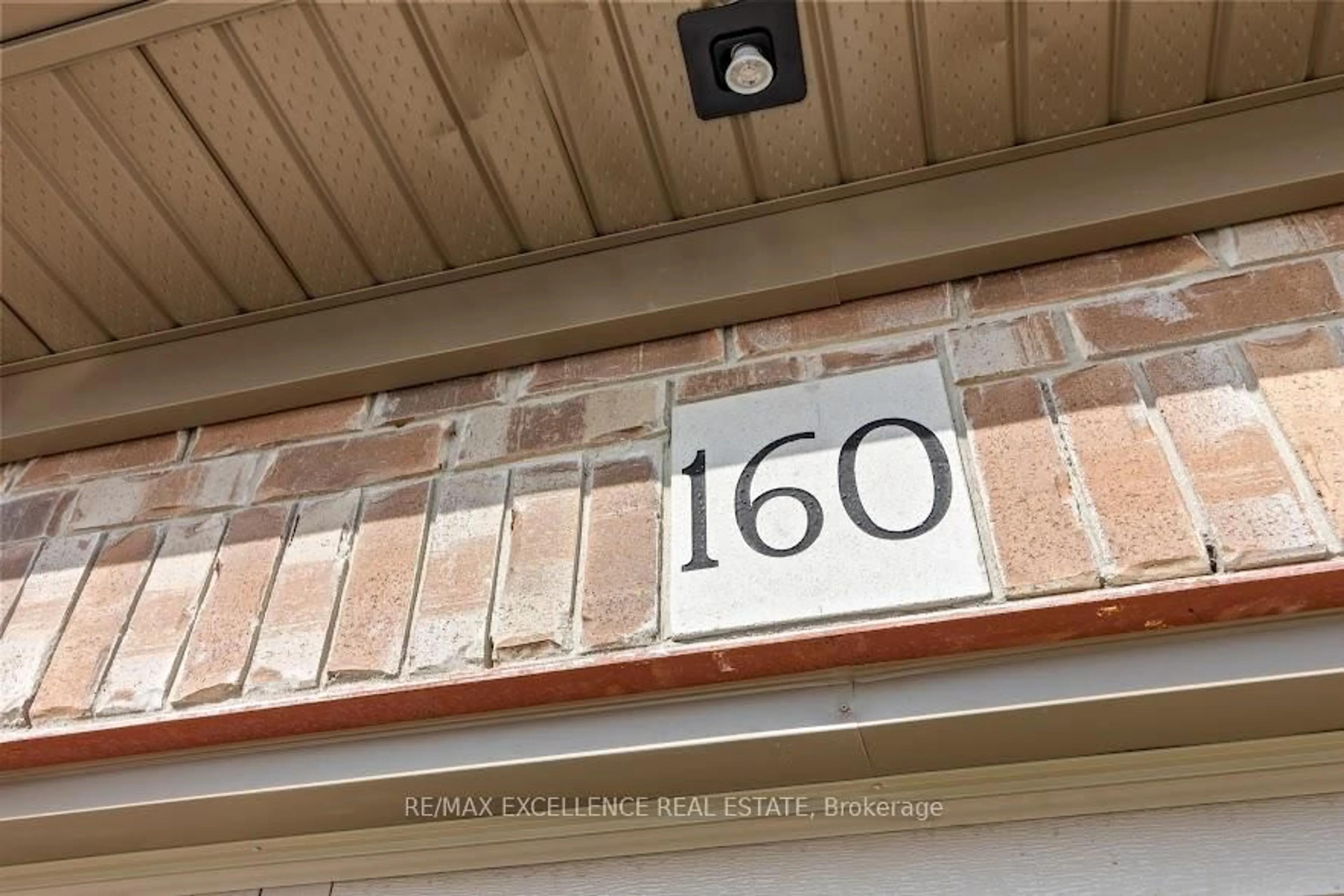 Indoor entryway for 160 Stonebrook Way, Grey Highlands Ontario N0C 1H0
