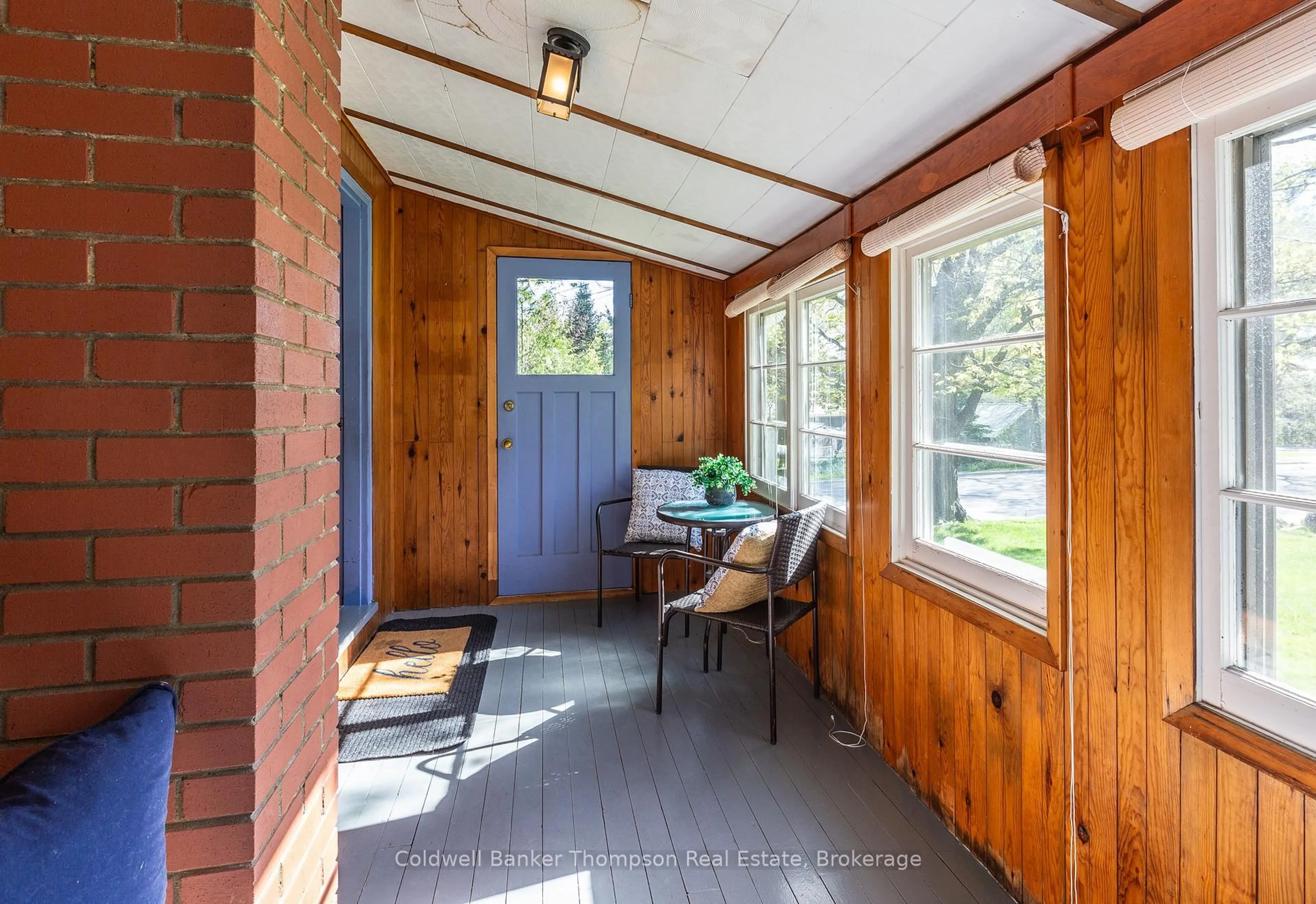 Indoor entryway for 16 West Rd, Huntsville Ontario P1H 1L2