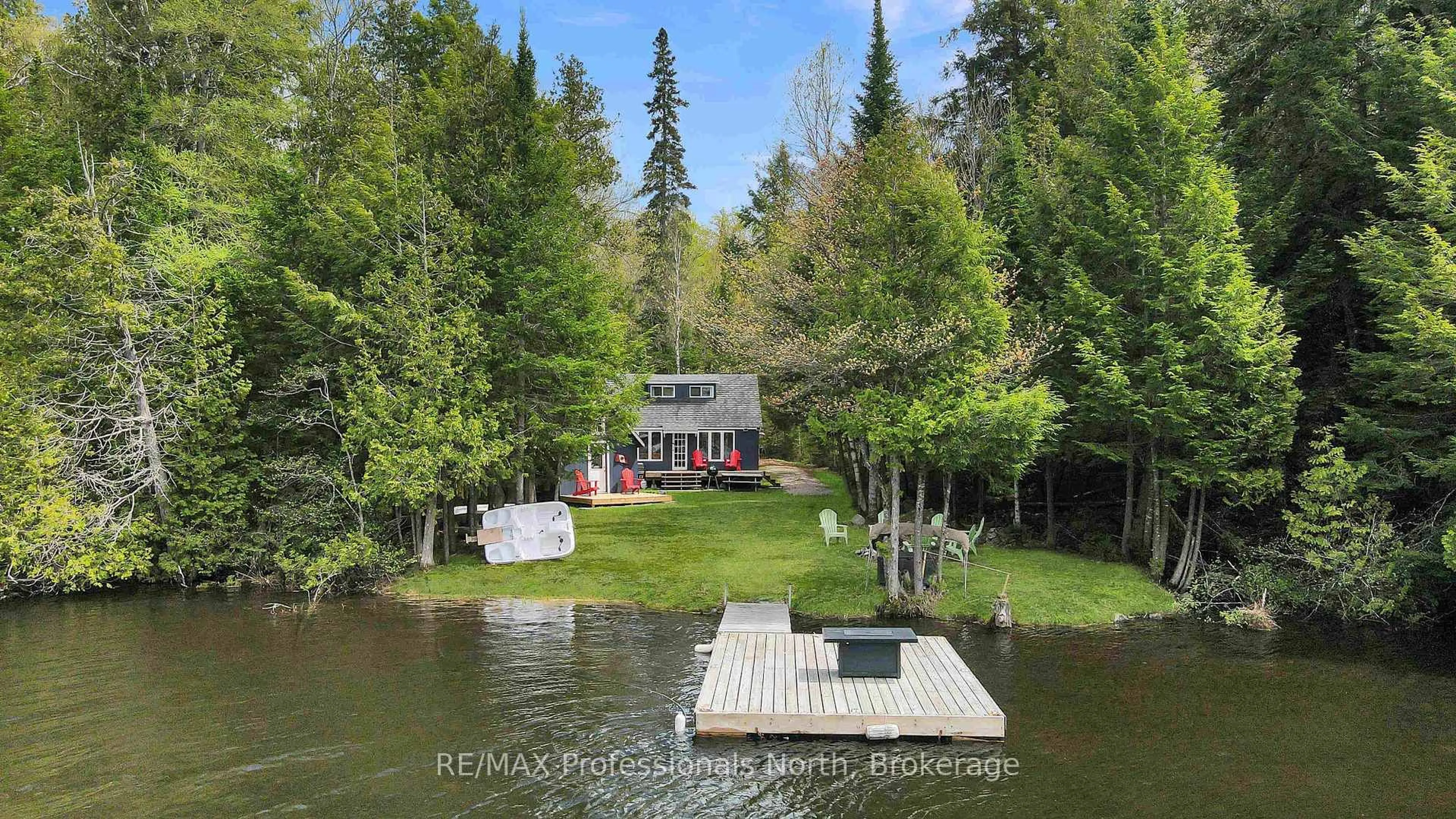 A pic from outside/outdoor area/front of a property/back of a property/a pic from drone, water/lake/river/ocean view for 1514 Little Straggle Lake Dr, Dysart et al Ontario K0L 1M1