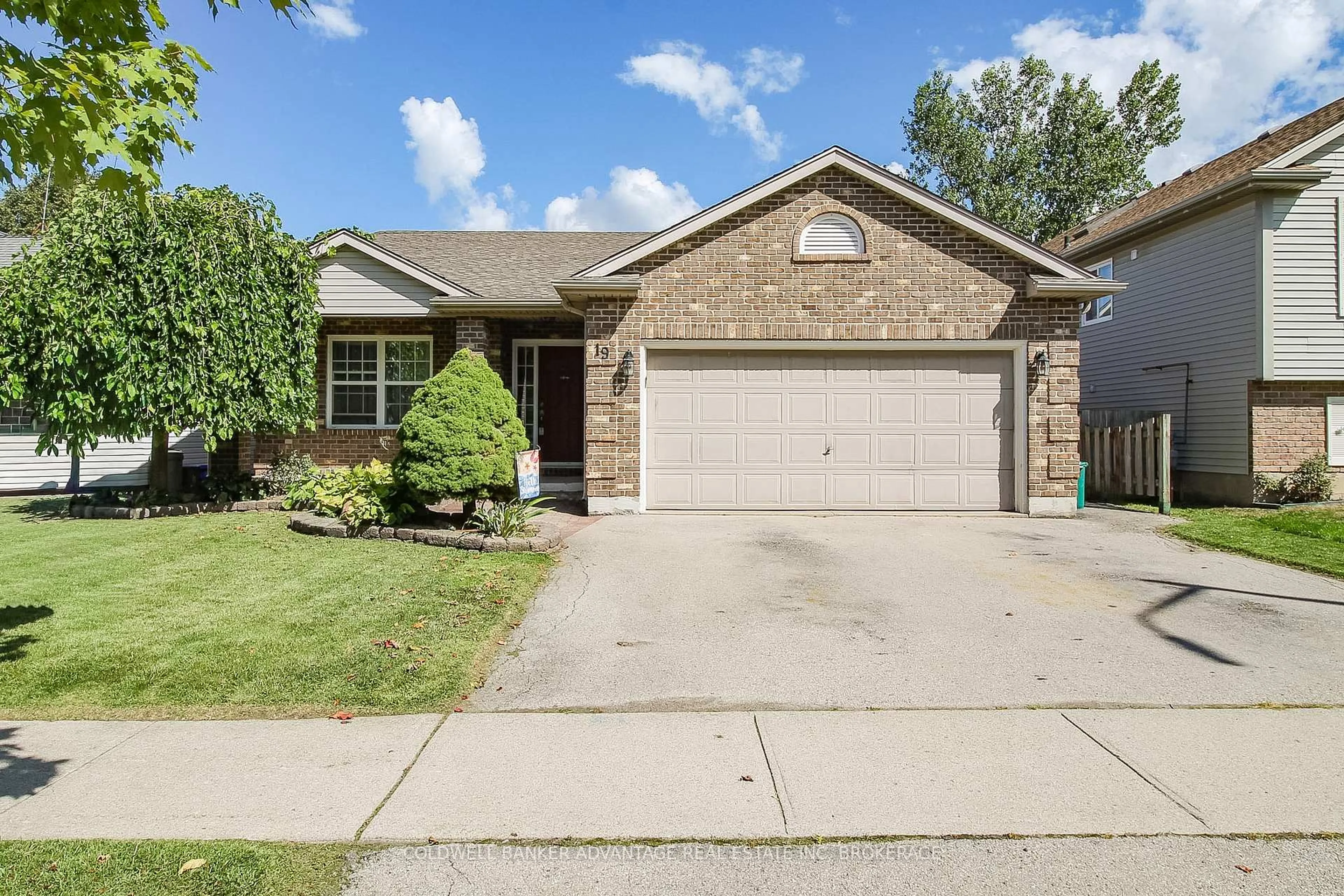 Home with brick exterior material, street for 19 Windle Village Cres, Thorold Ontario L2V 4Z6