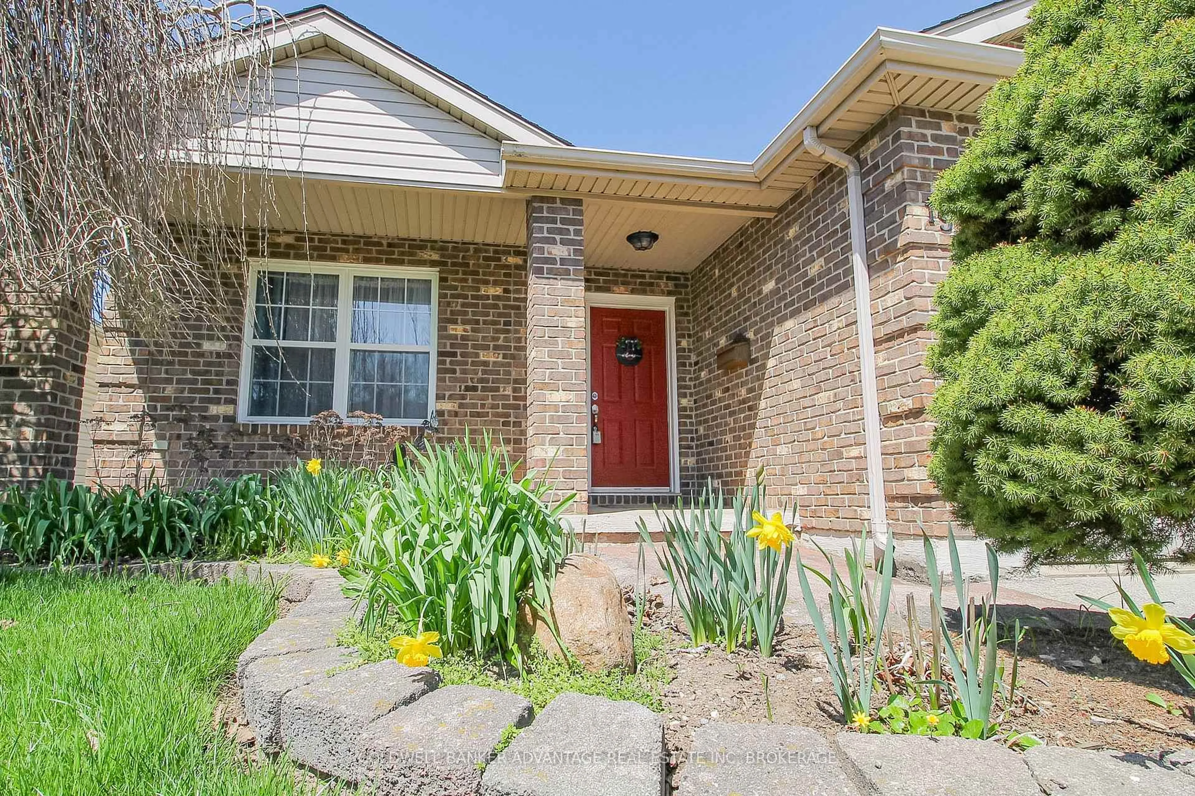Home with brick exterior material, street for 19 Windle Village Cres, Thorold Ontario L2V 4Z6