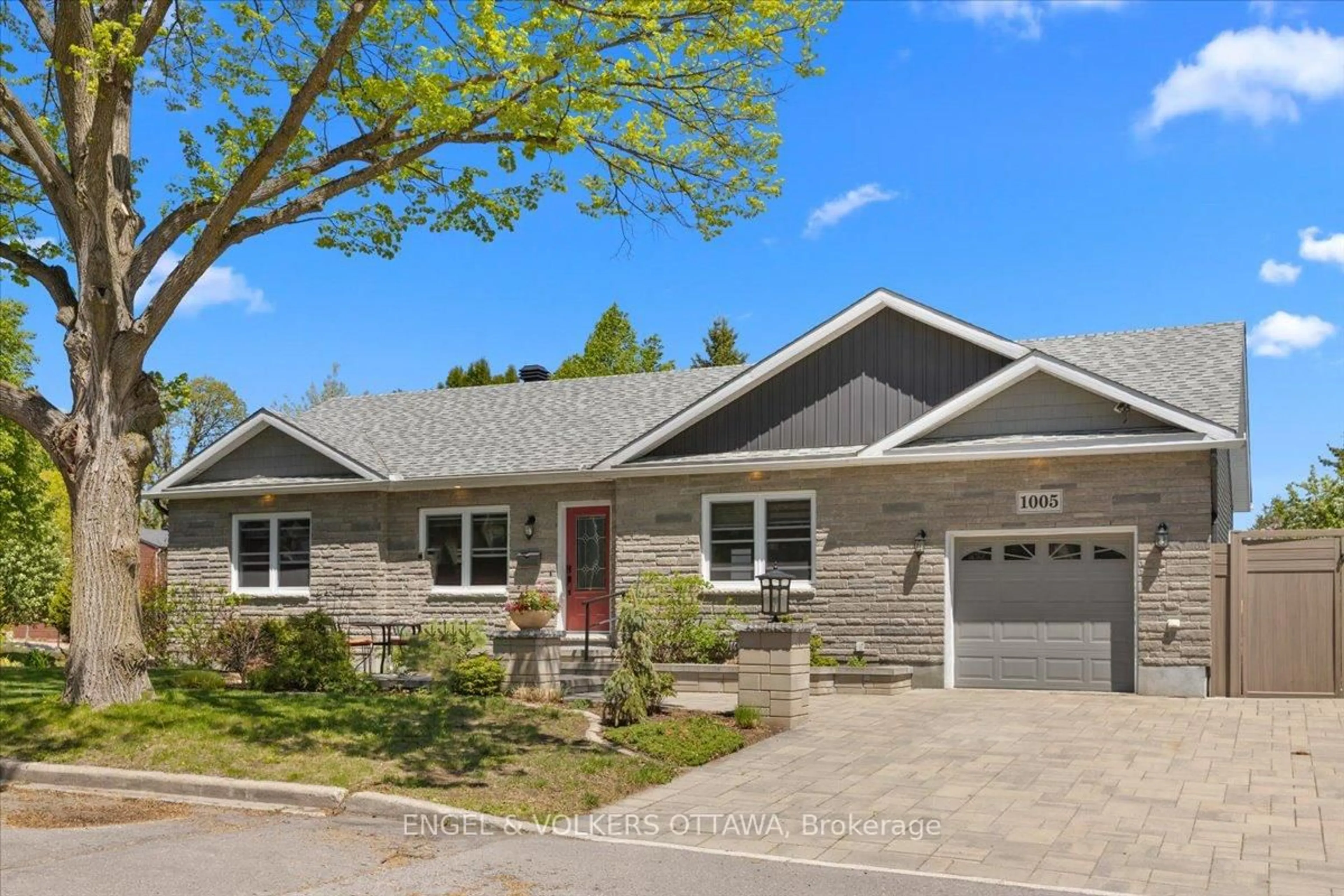Home with brick exterior material, street for 1005 Gold Cres, Ottawa Ontario K2B 8C4