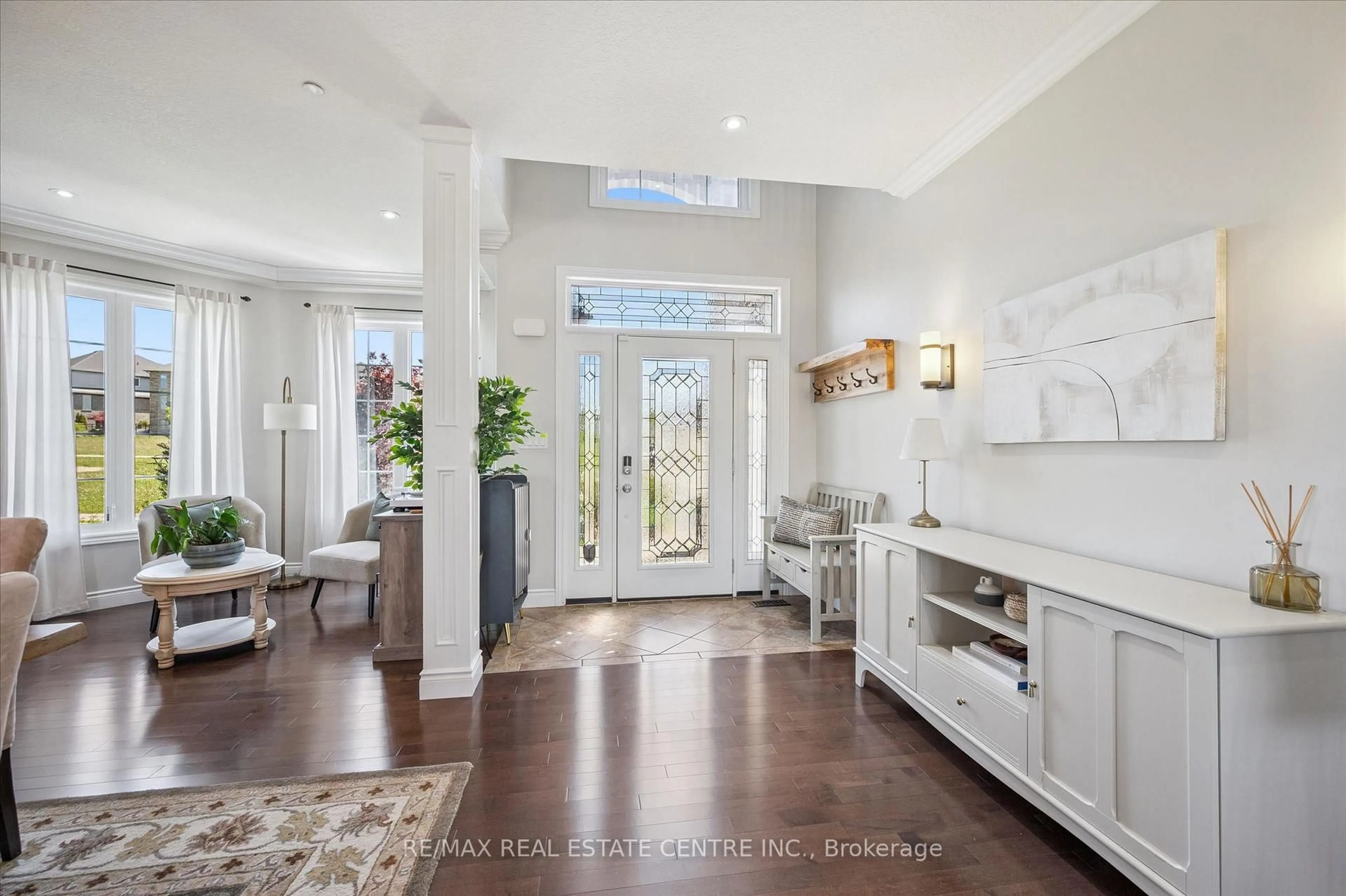 Indoor entryway for 103 Gouda Pl, Cambridge Ontario N1P 0A9