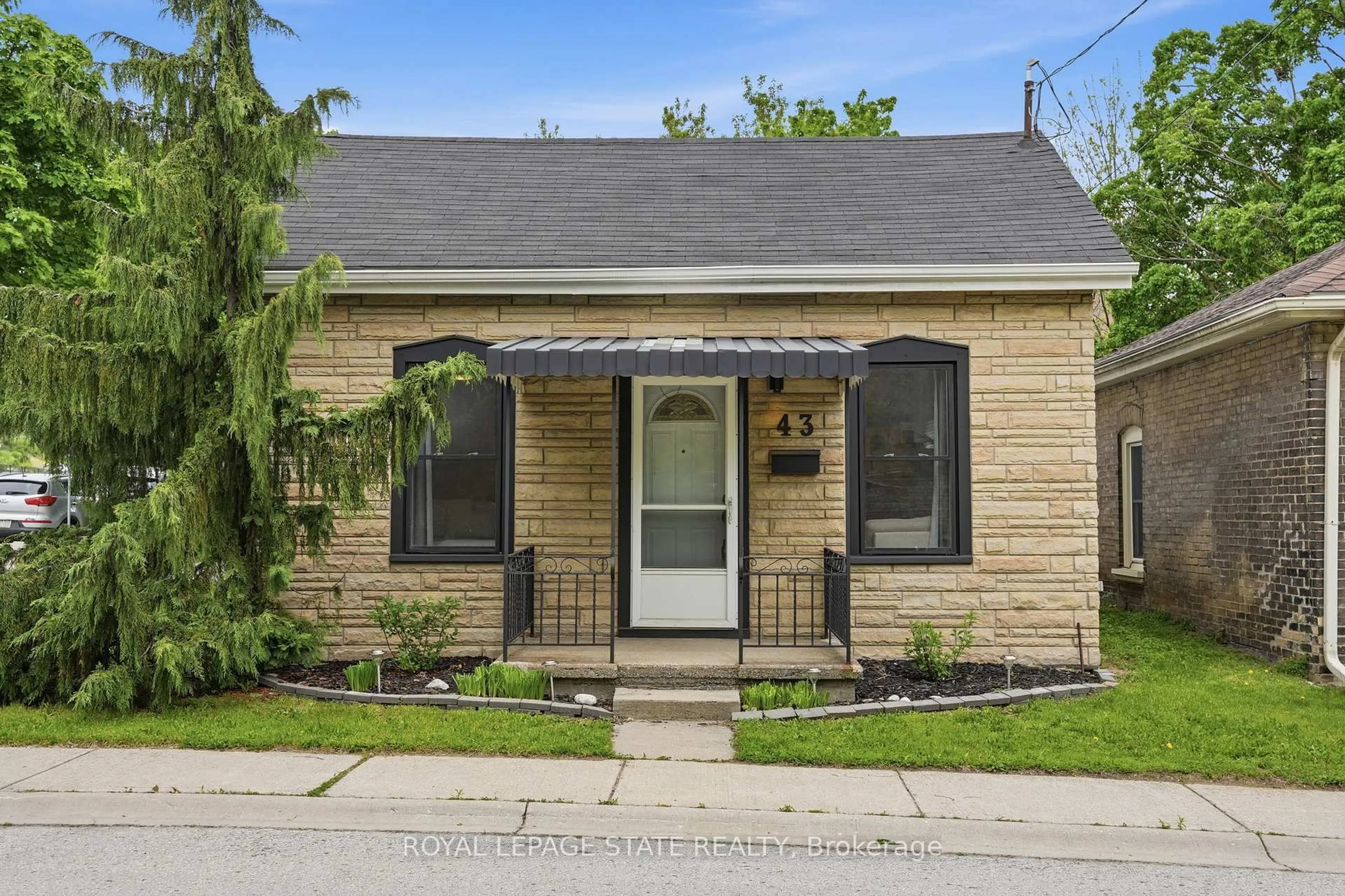Home with brick exterior material, street for 43 Alonzo St, Brantford Ontario N3R 1A1