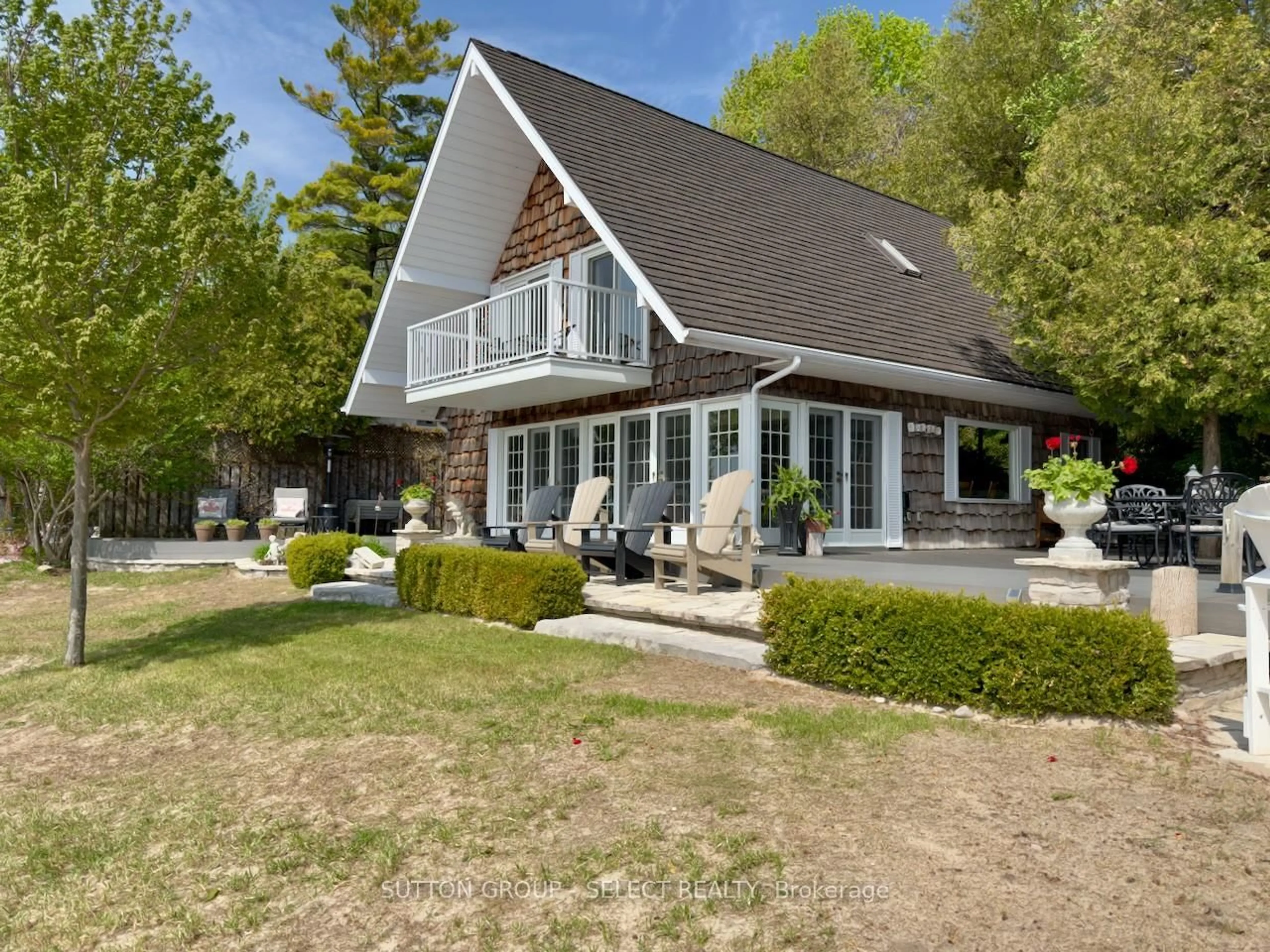Home with vinyl exterior material, water/lake/river/ocean view for 73385 Sandy Beach Rd, Bluewater Ontario N0M 2T0