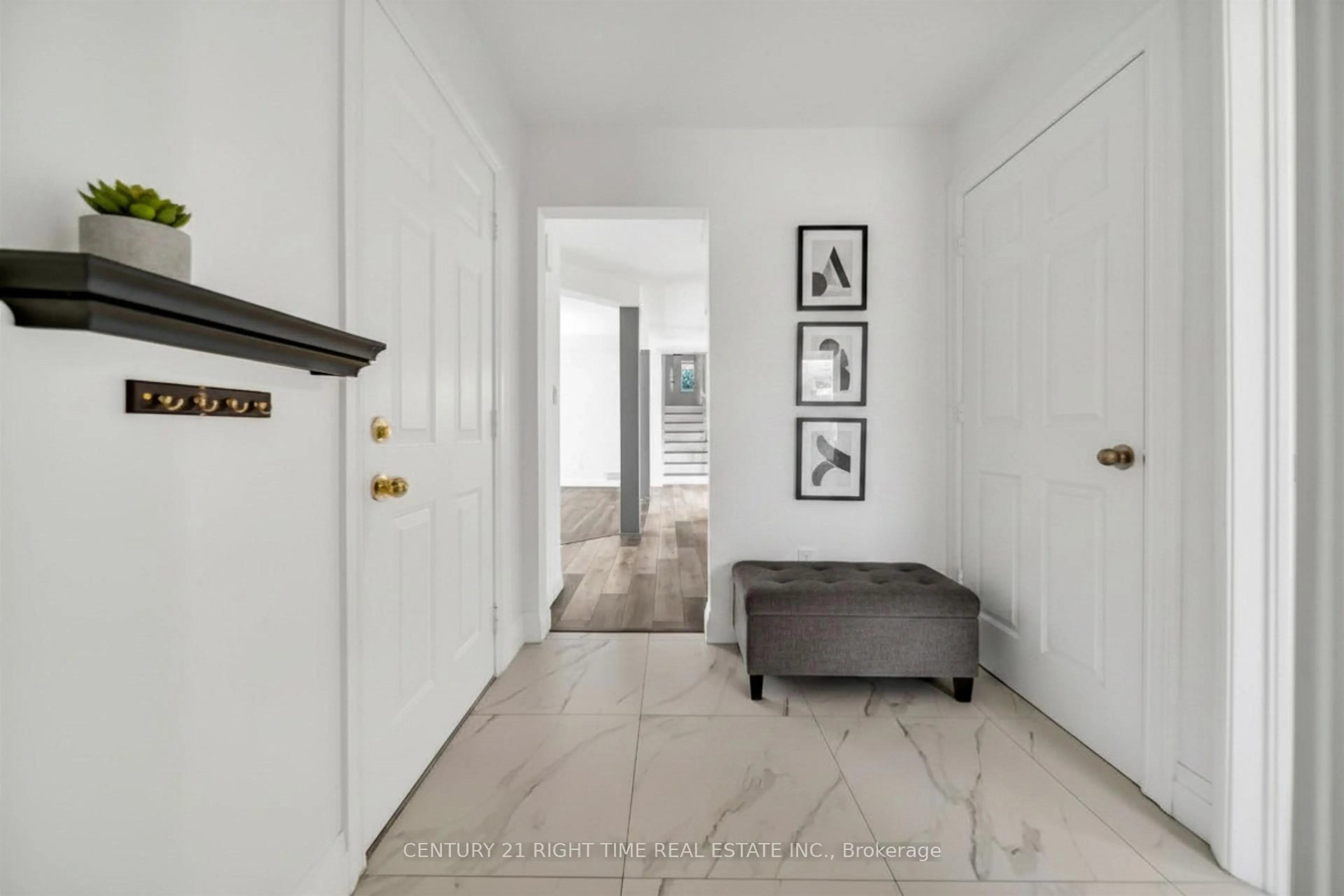 Indoor entryway for 347 Keewatin Ave, Kitchener Ontario N2B 3W2
