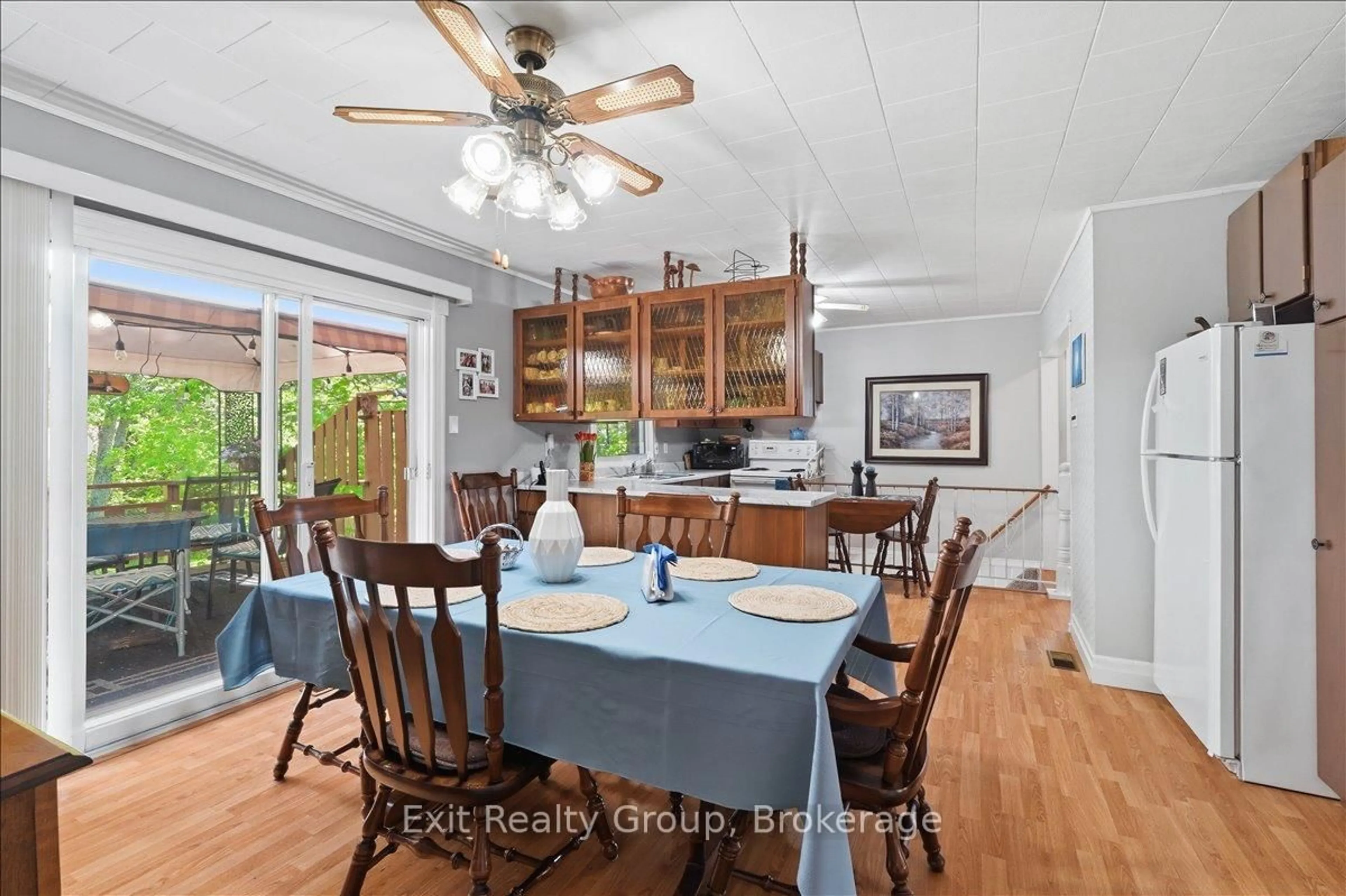 Dining room, unknown for 102836 Highway 7, Limoges Ontario K0K 2M0