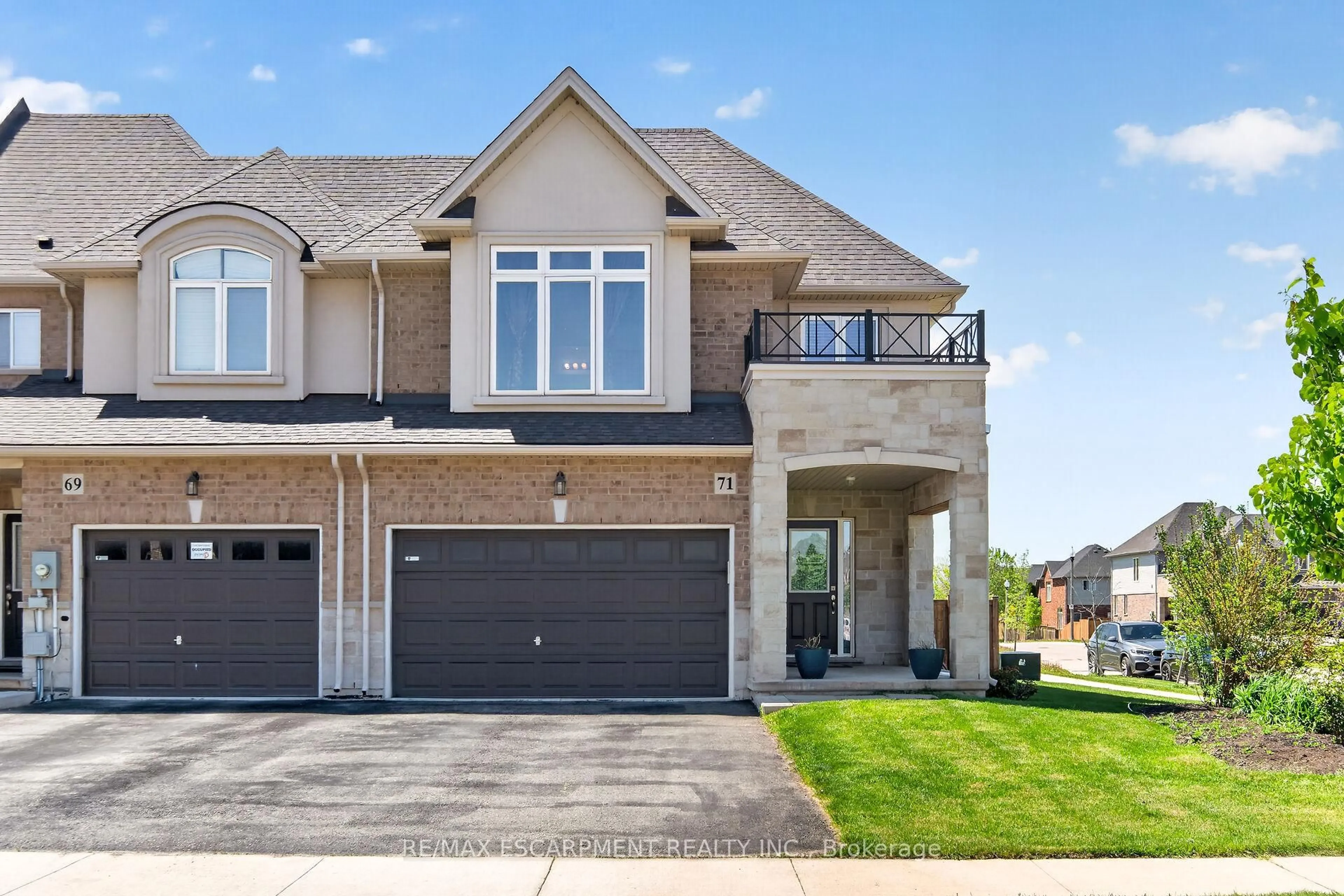Home with brick exterior material, street for 71 Foothills Lane, Hamilton Ontario L8E 0K1