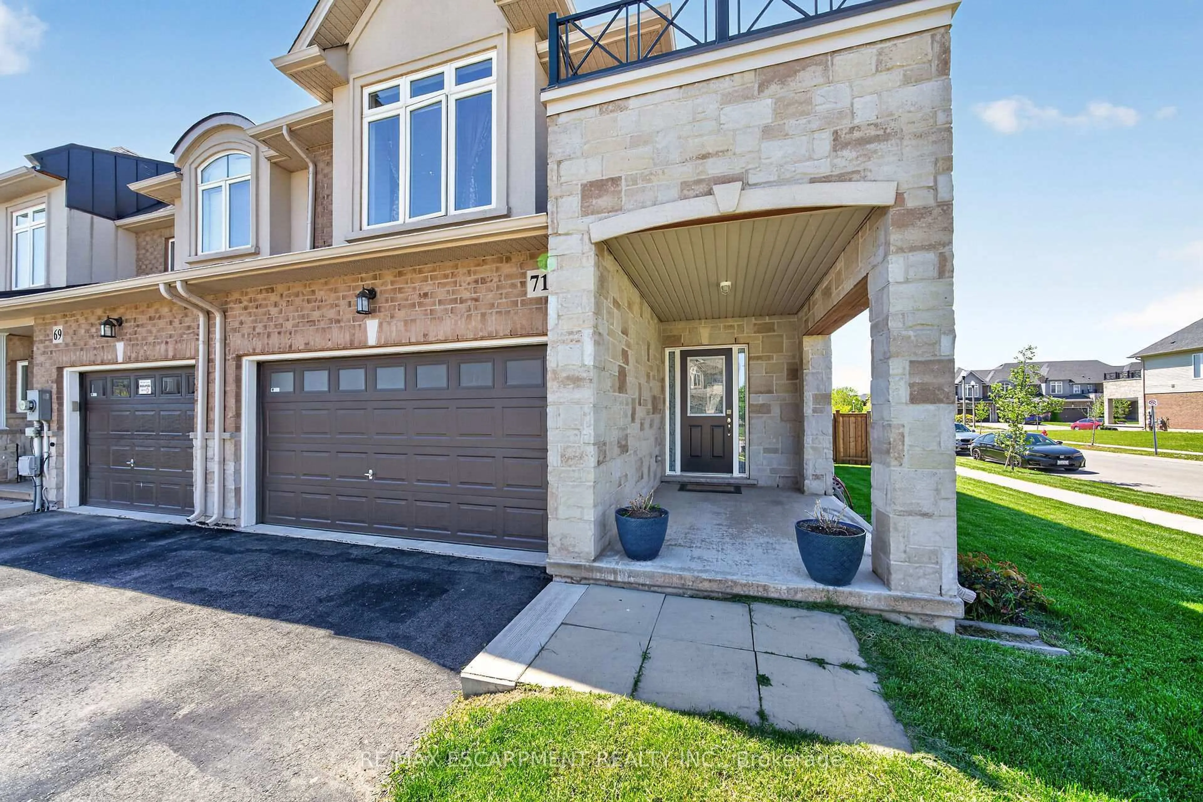 Home with brick exterior material, street for 71 Foothills Lane, Hamilton Ontario L8E 0K1
