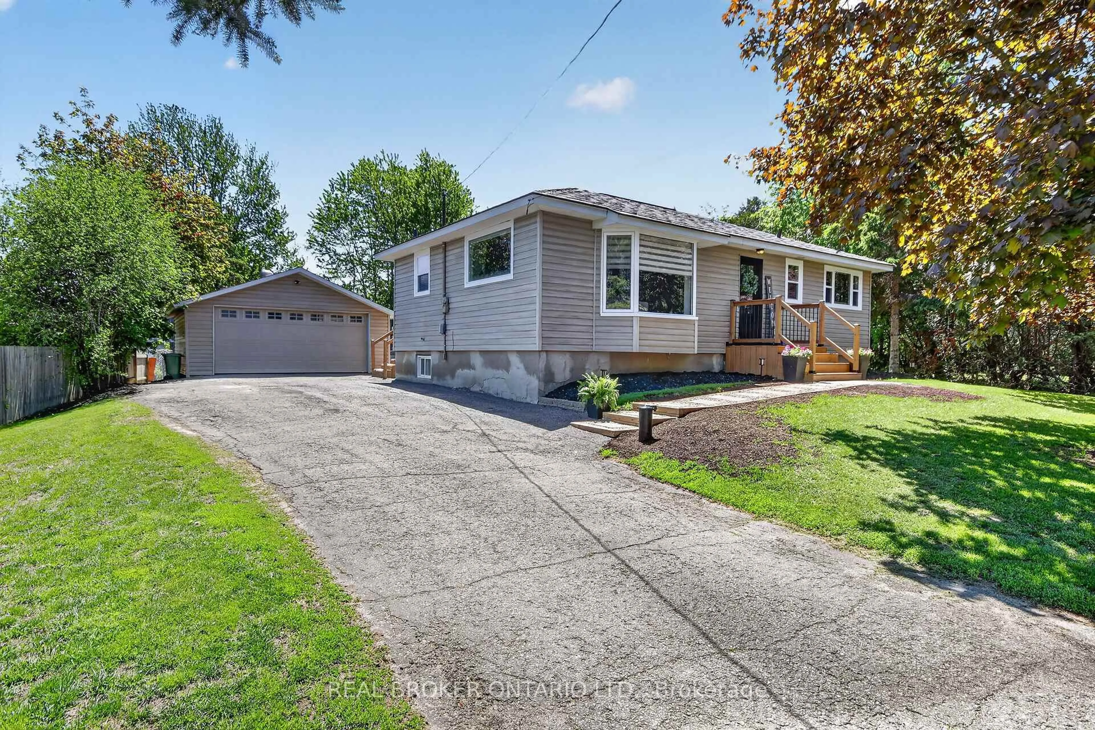 Home with vinyl exterior material, street for 5626 Owen St, Osgoode Ontario K0A 2W0